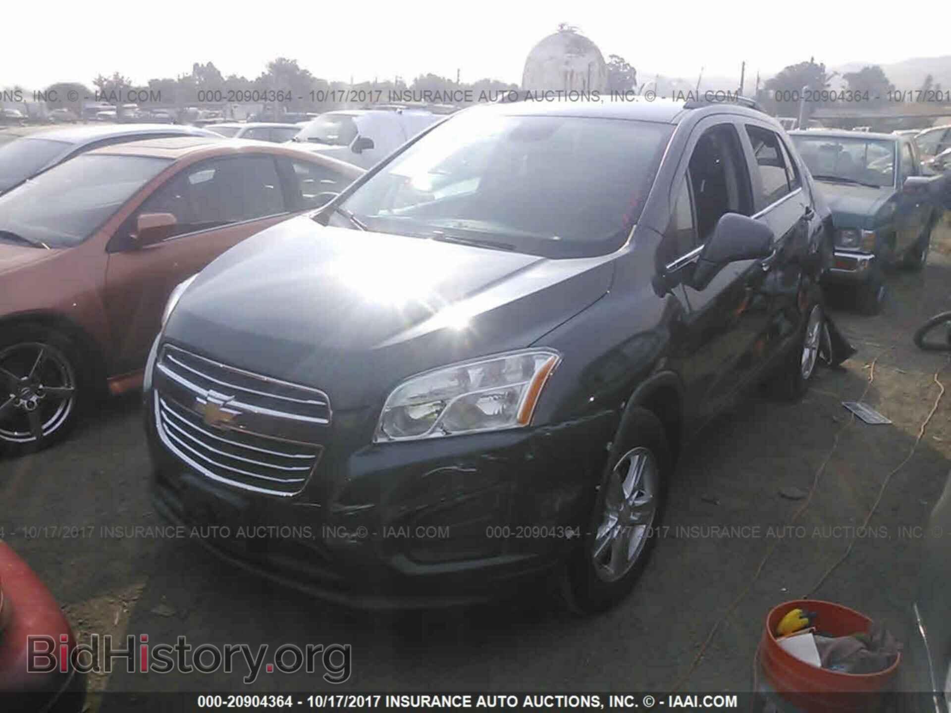 2016 Chevrolet Trax - VIN: 3GNCJLSB7GL143820 - Photo 2