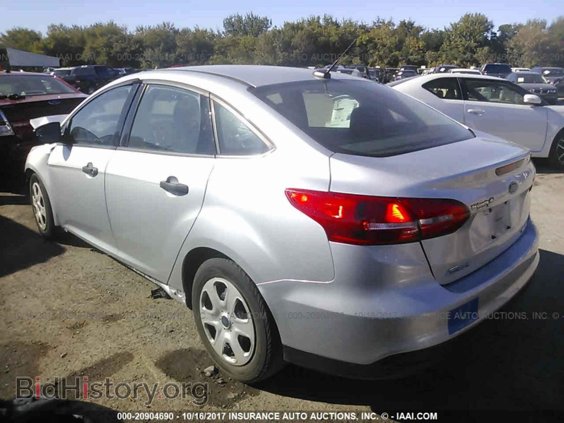 2015 Ford Focus - VIN: 1FADP3E28FL268817 - Photo 3
