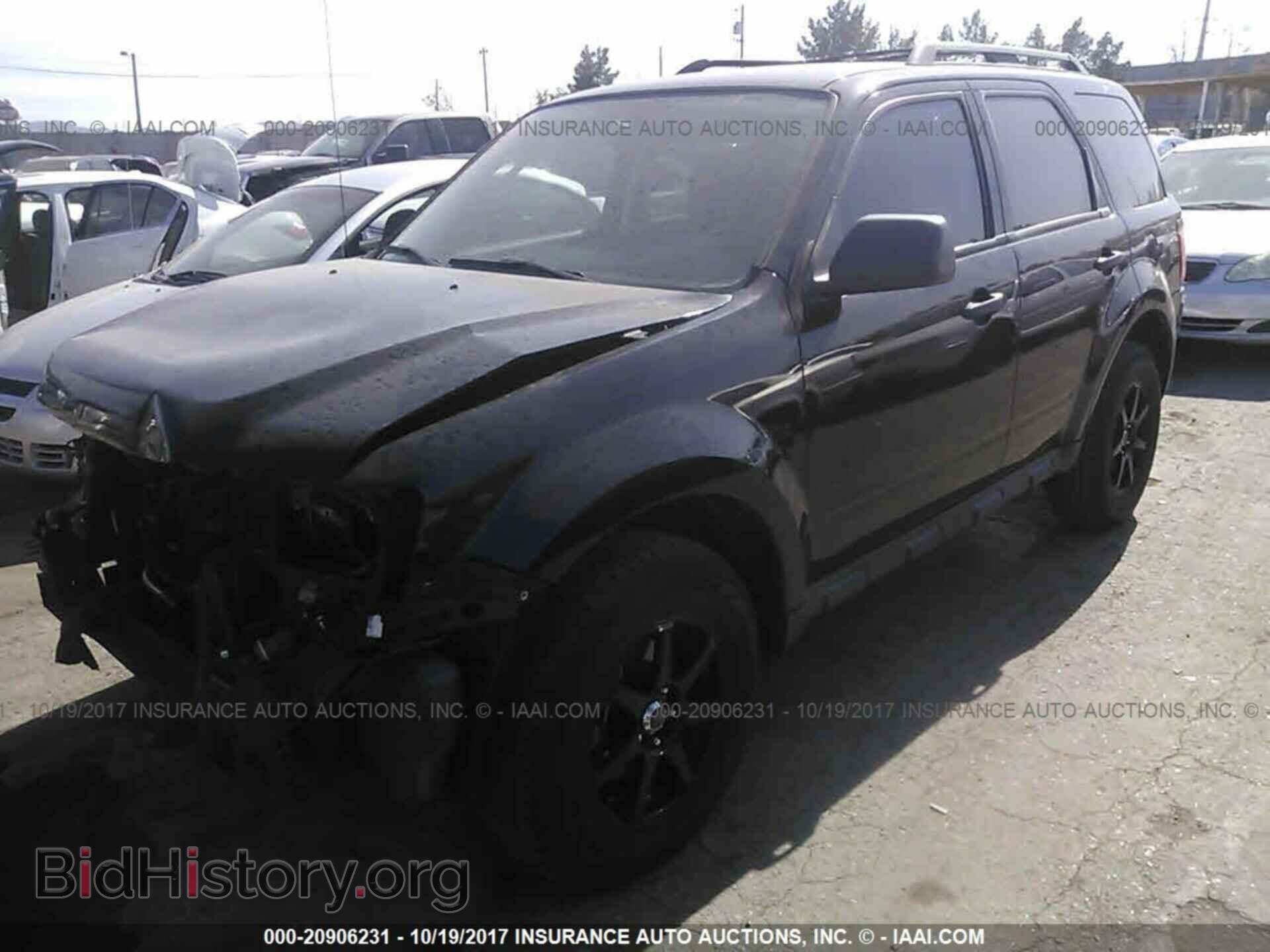 2011 Ford Escape - VIN: 1FMCU0C78BKA24446 - Фото 2