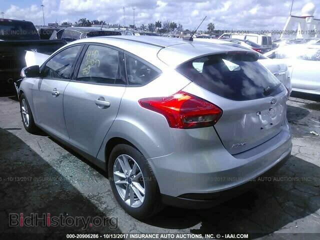 2017 Ford Focus - VIN: 1FADP3K25HL302011 - Photo 3