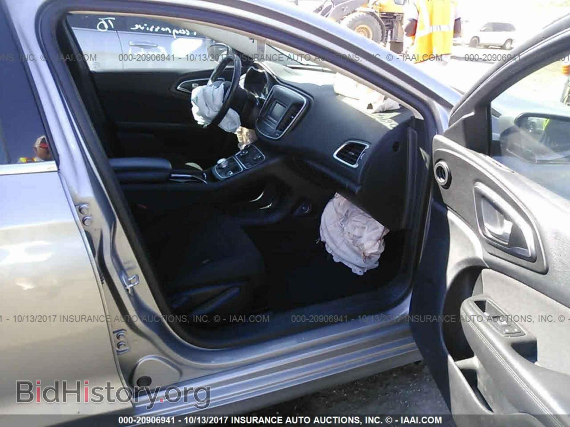 2015 Chrysler 200 - VIN: 1C3CCCAB9FN759901 - Photo 5