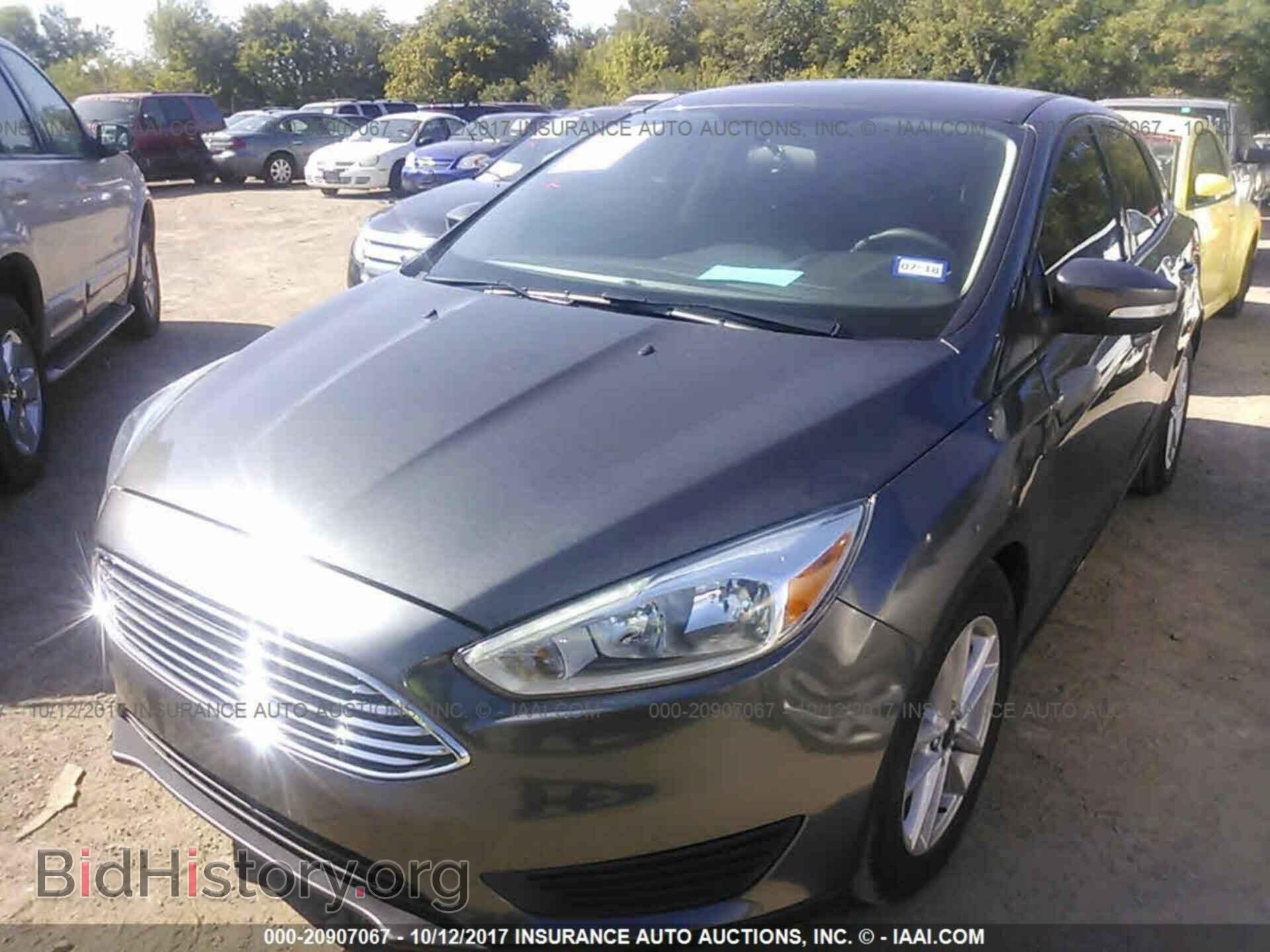 2016 Ford Focus - VIN: 1FADP3F27GL324486 - Photo 2