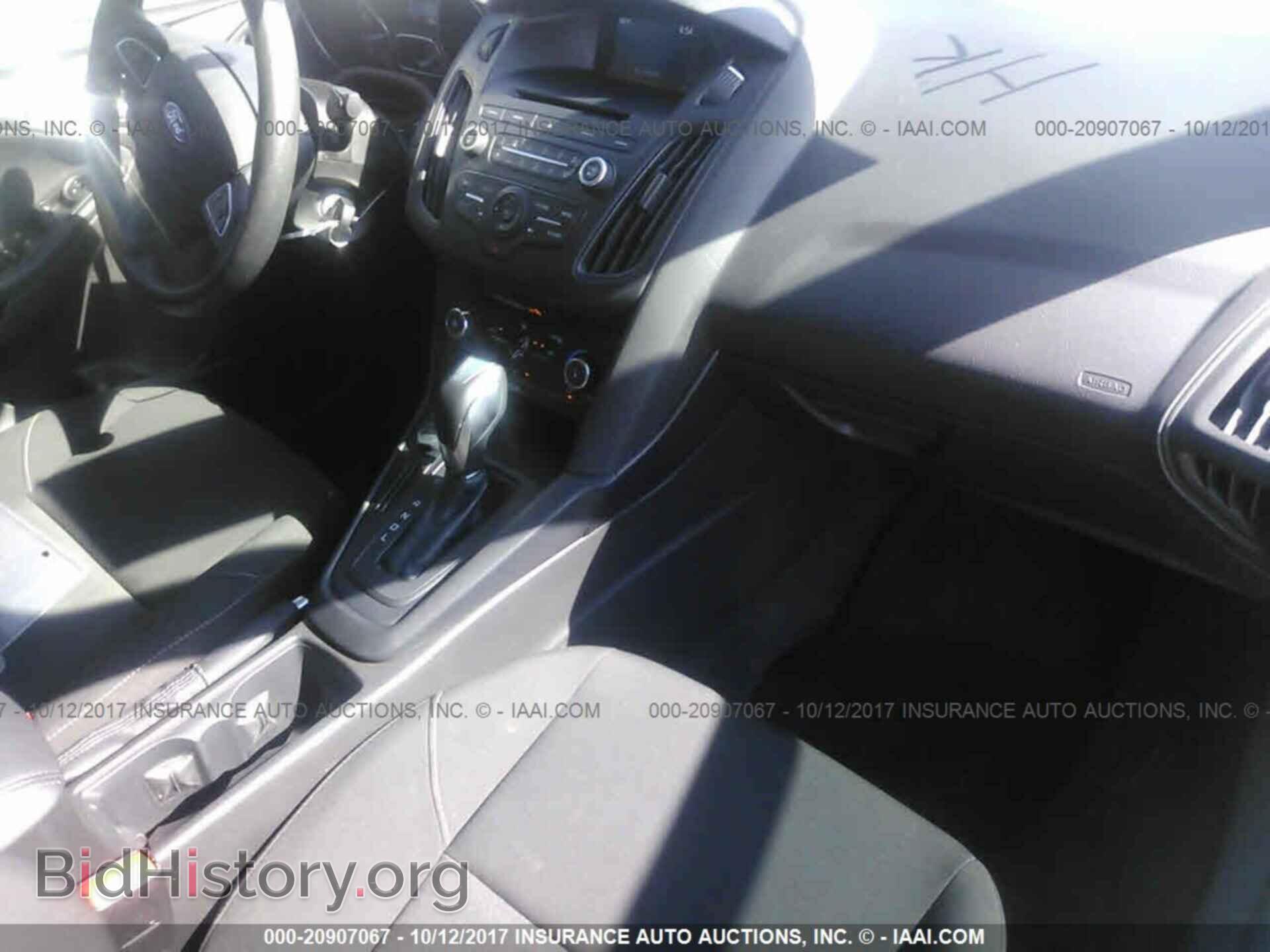 2016 Ford Focus - VIN: 1FADP3F27GL324486 - Photo 5