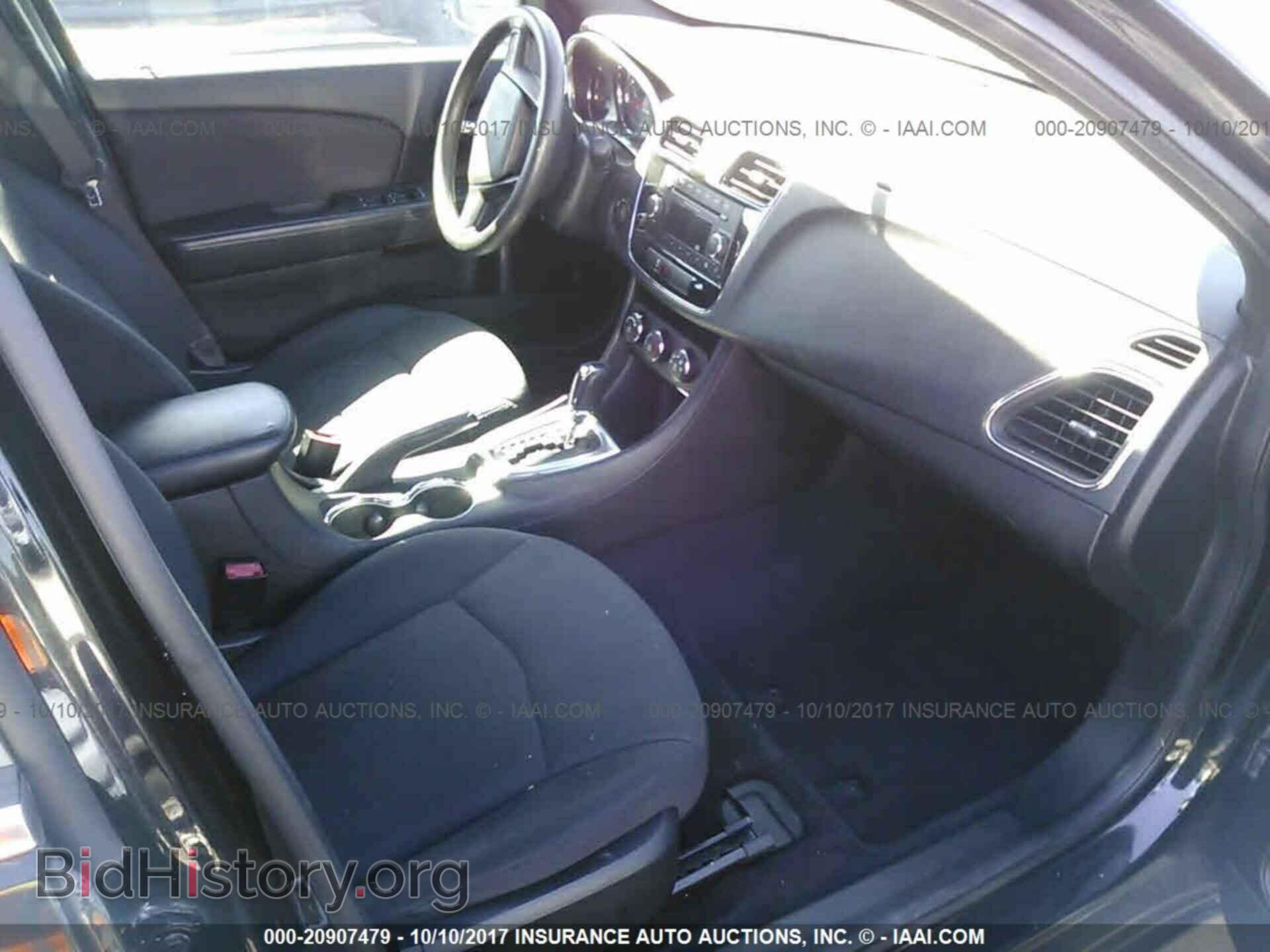 2012 Chrysler 200 - VIN: 1C3CCBAB5CN318675 - Photo 5