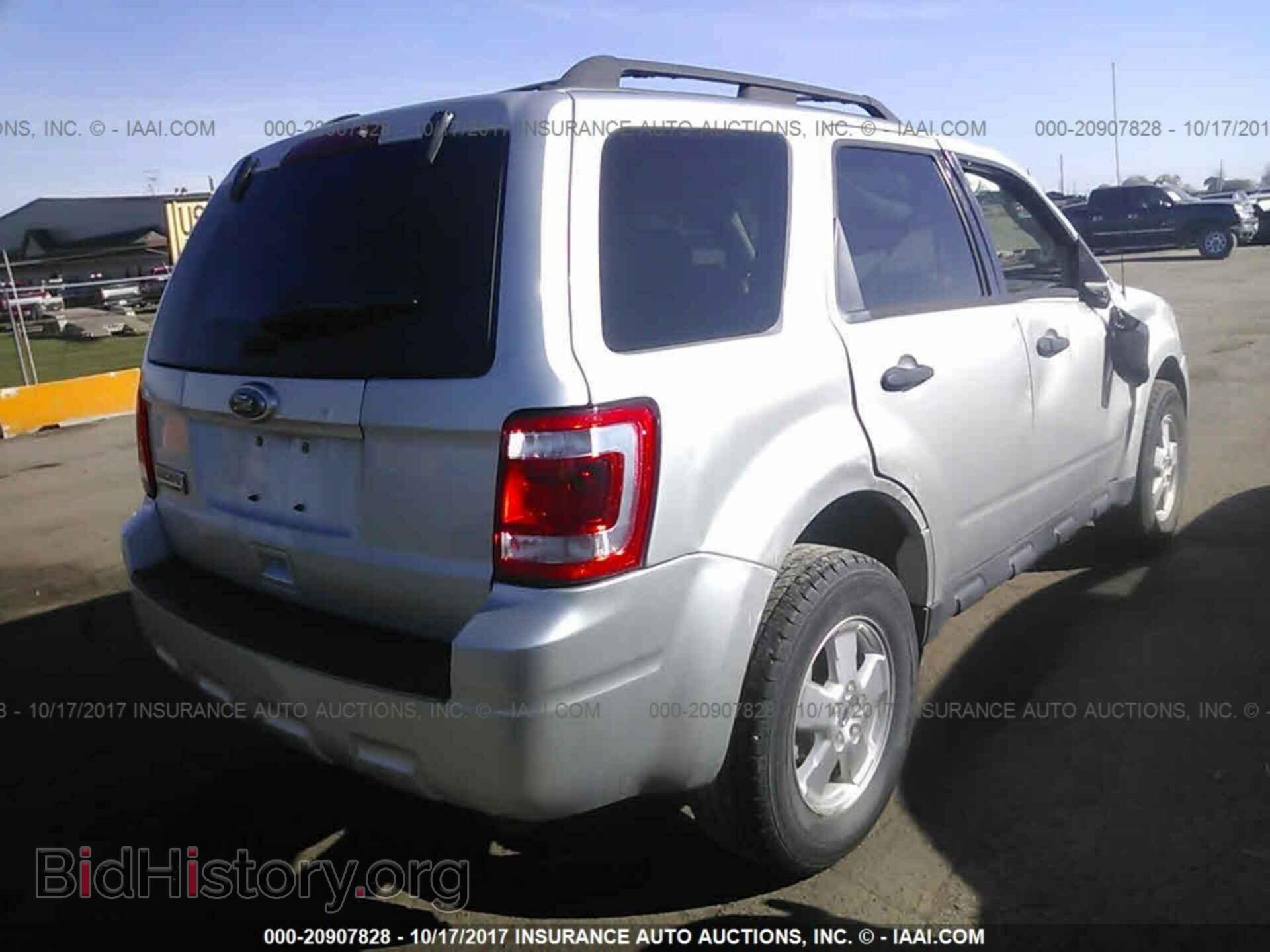 2011 Ford Escape - VIN: 1FMCU0D78BKC29117 - Фото 4