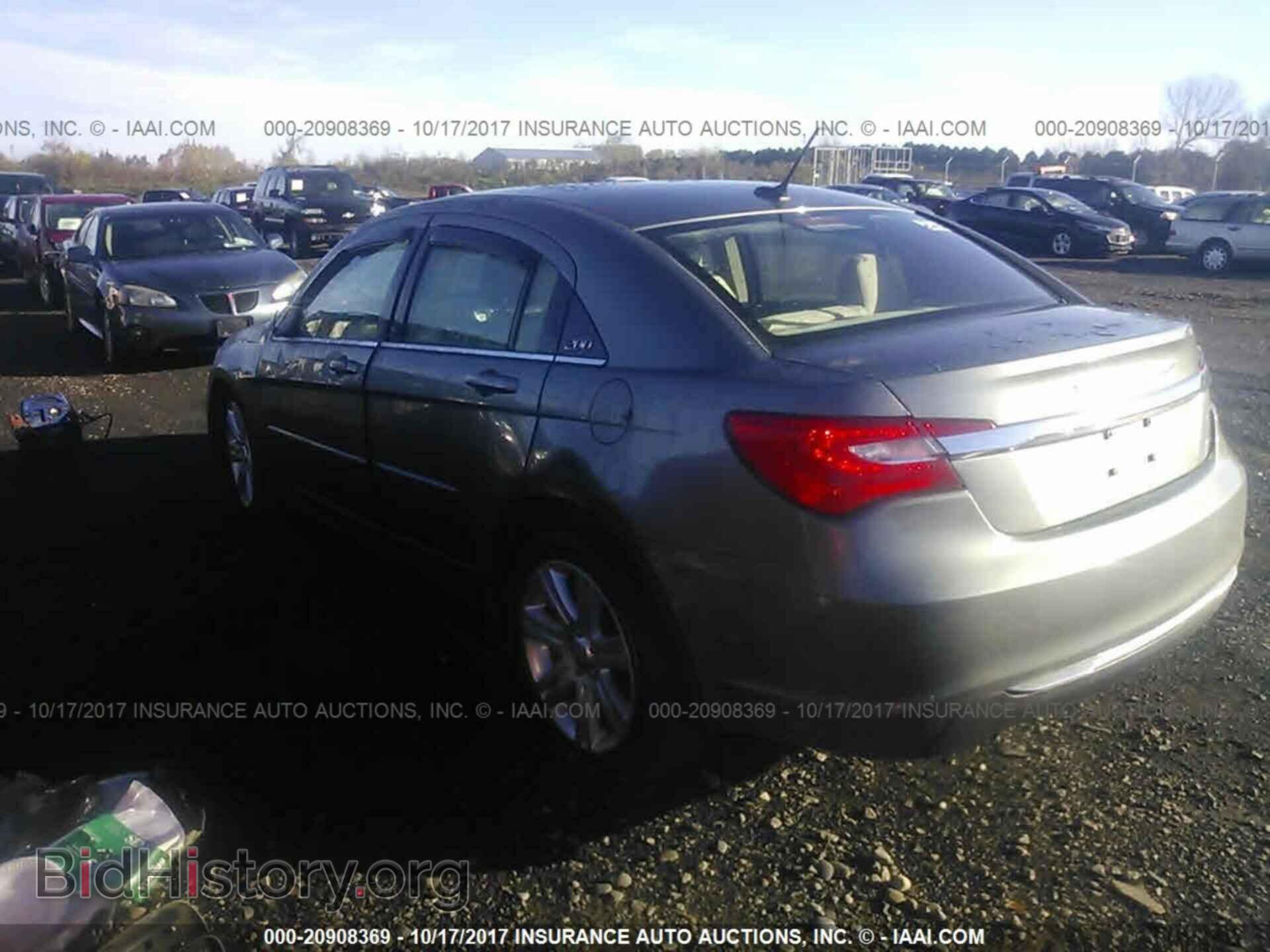 2013 Chrysler 200 - VIN: 1C3CCBBB0DN703920 - Фото 3