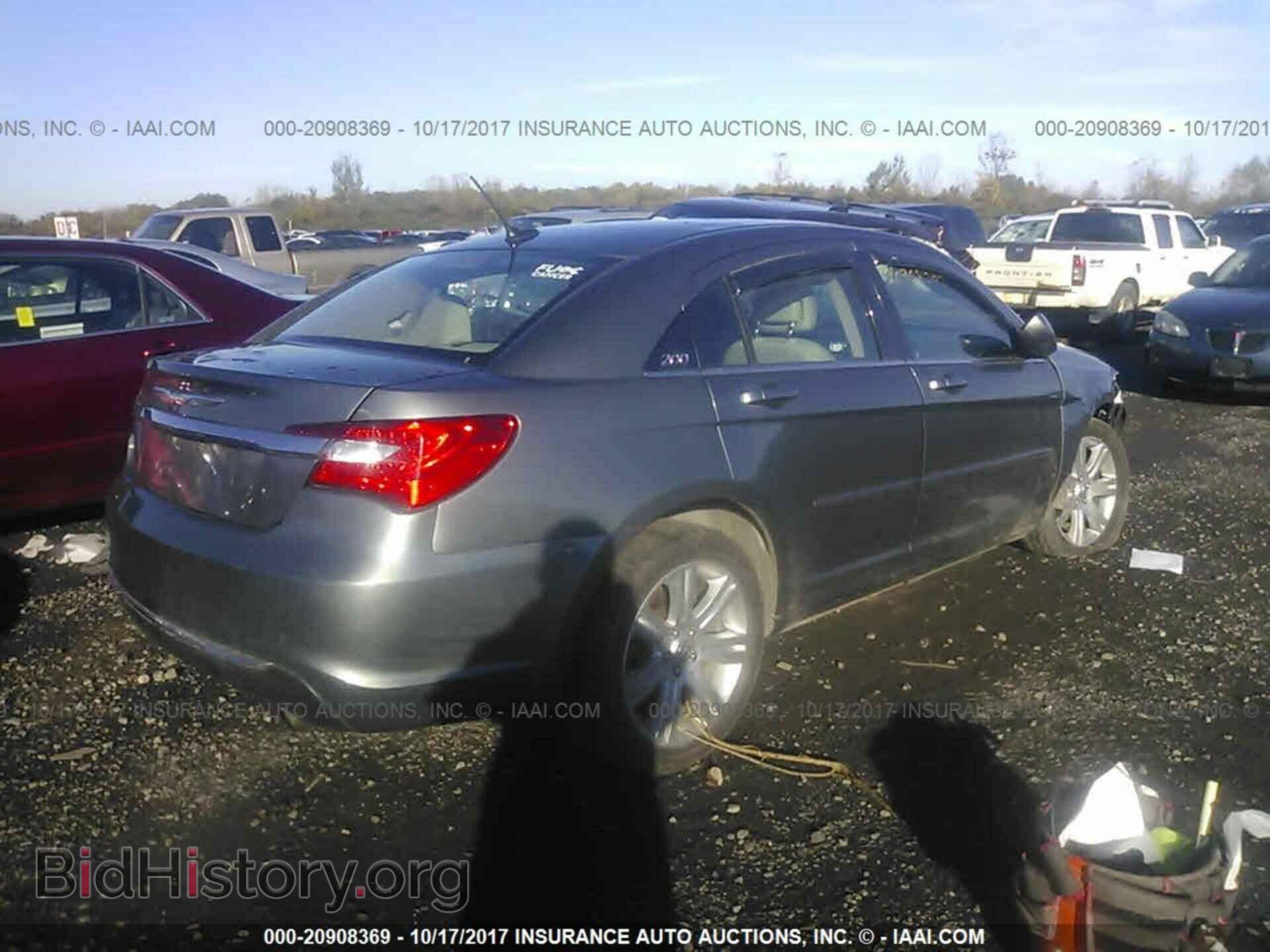 2013 Chrysler 200 - VIN: 1C3CCBBB0DN703920 - Фото 4