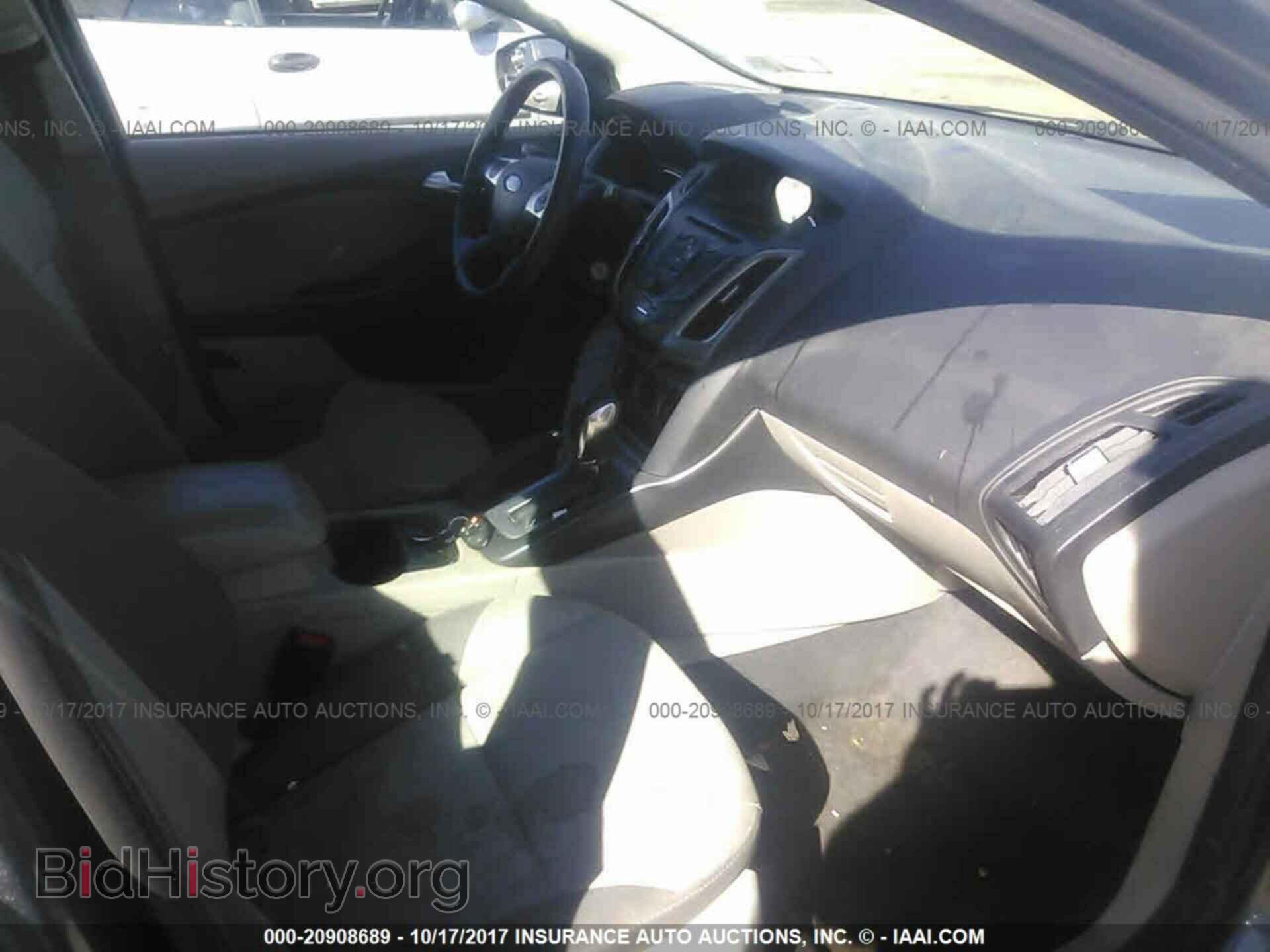 2014 Ford Focus - VIN: 1FADP3K26EL329357 - Photo 5