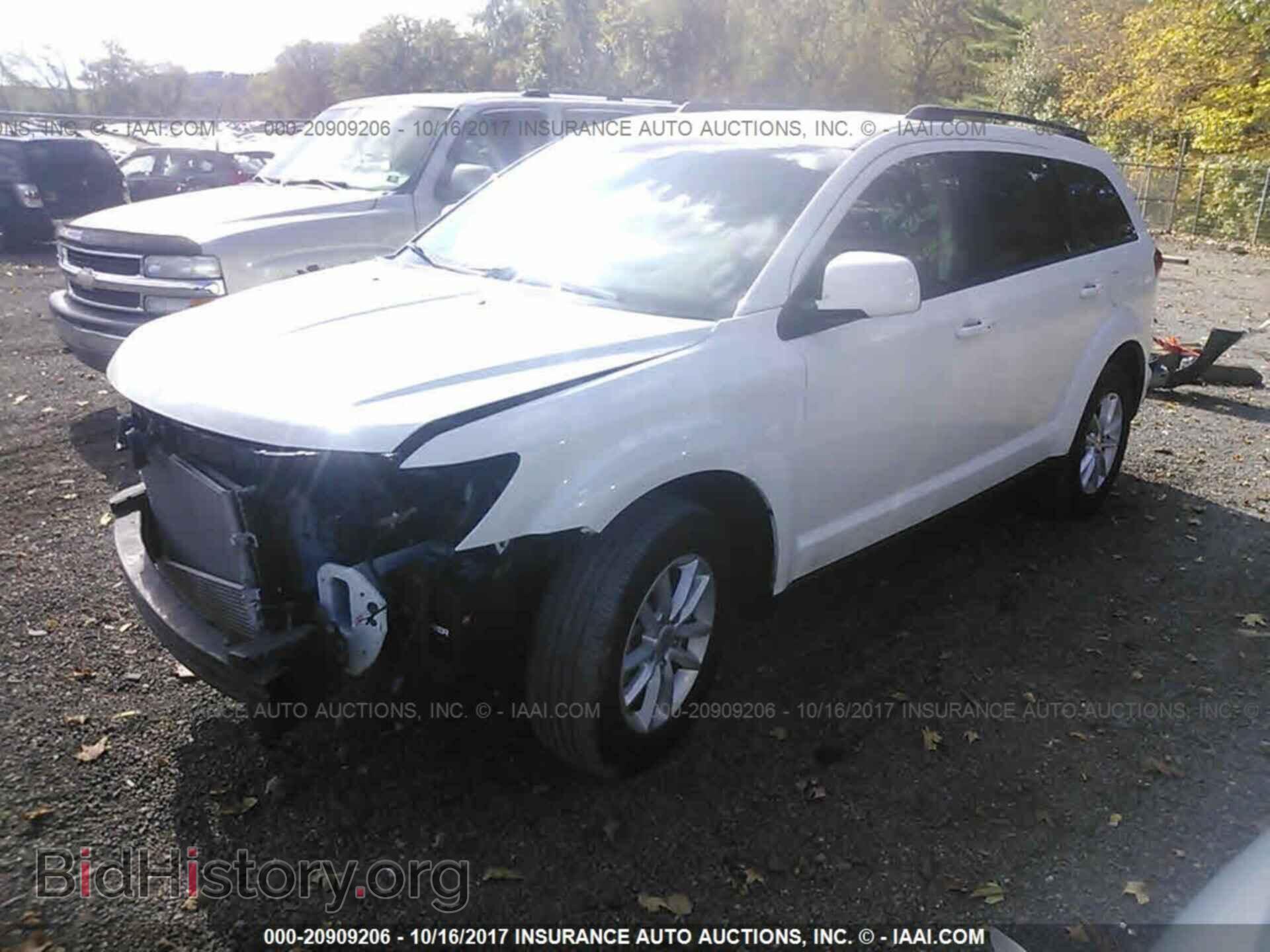 2015 Dodge Journey - VIN: 3C4PDCBG0FT628182 - Photo 2