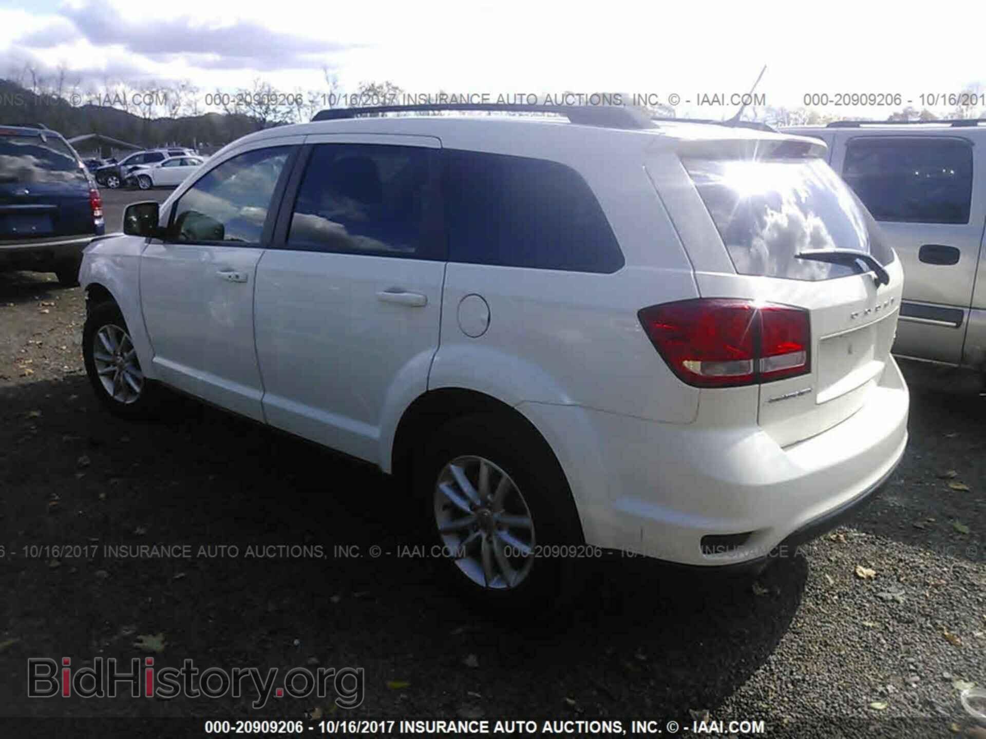 2015 Dodge Journey - VIN: 3C4PDCBG0FT628182 - Photo 3