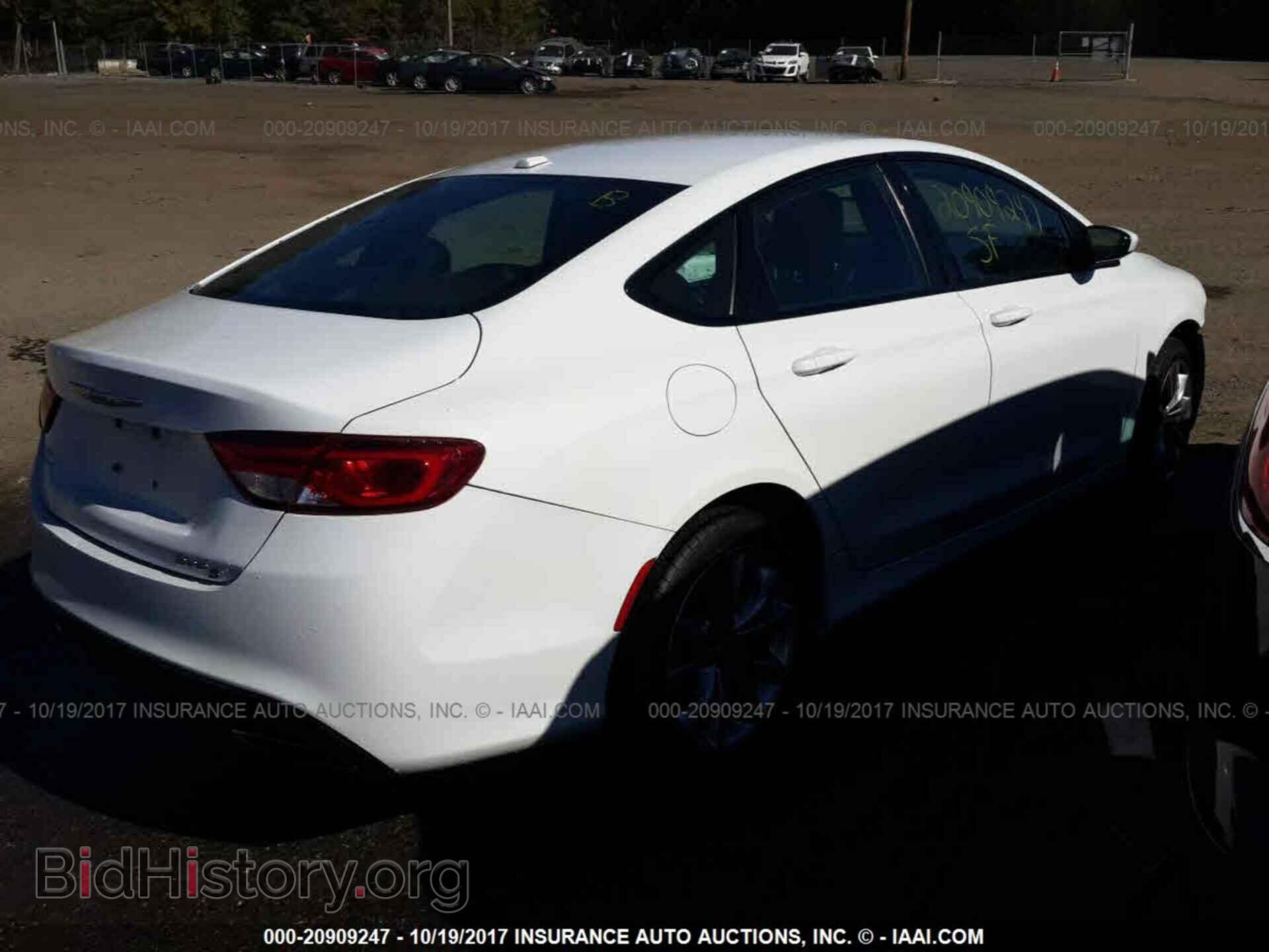 2015 Chrysler 200 - VIN: 1C3CCCBG8FN514842 - Photo 4
