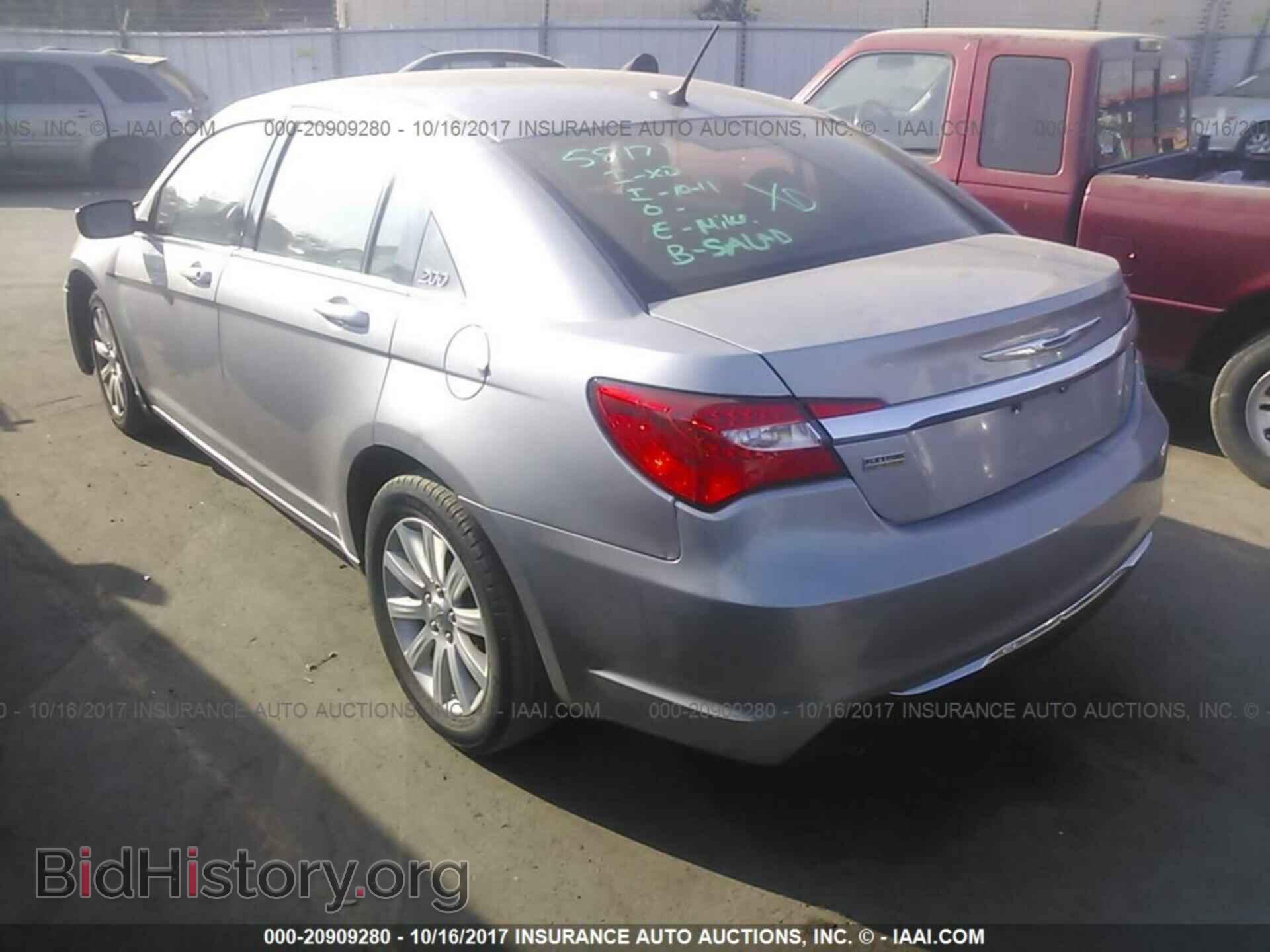 2013 Chrysler 200 - VIN: 1C3CCBBG4DN658797 - Фото 3