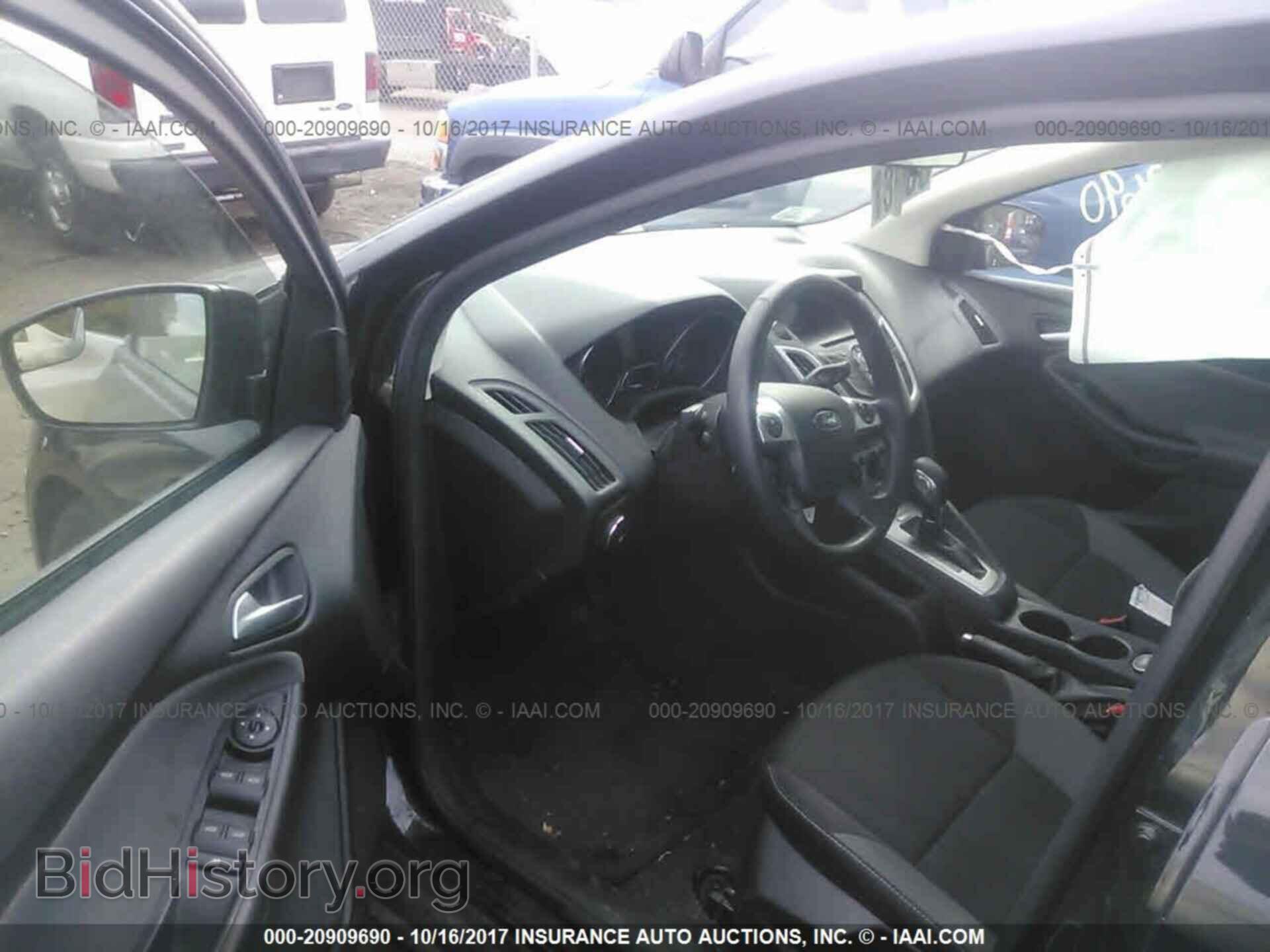 2014 Ford Focus - VIN: 1FADP3F23EL215018 - Photo 5