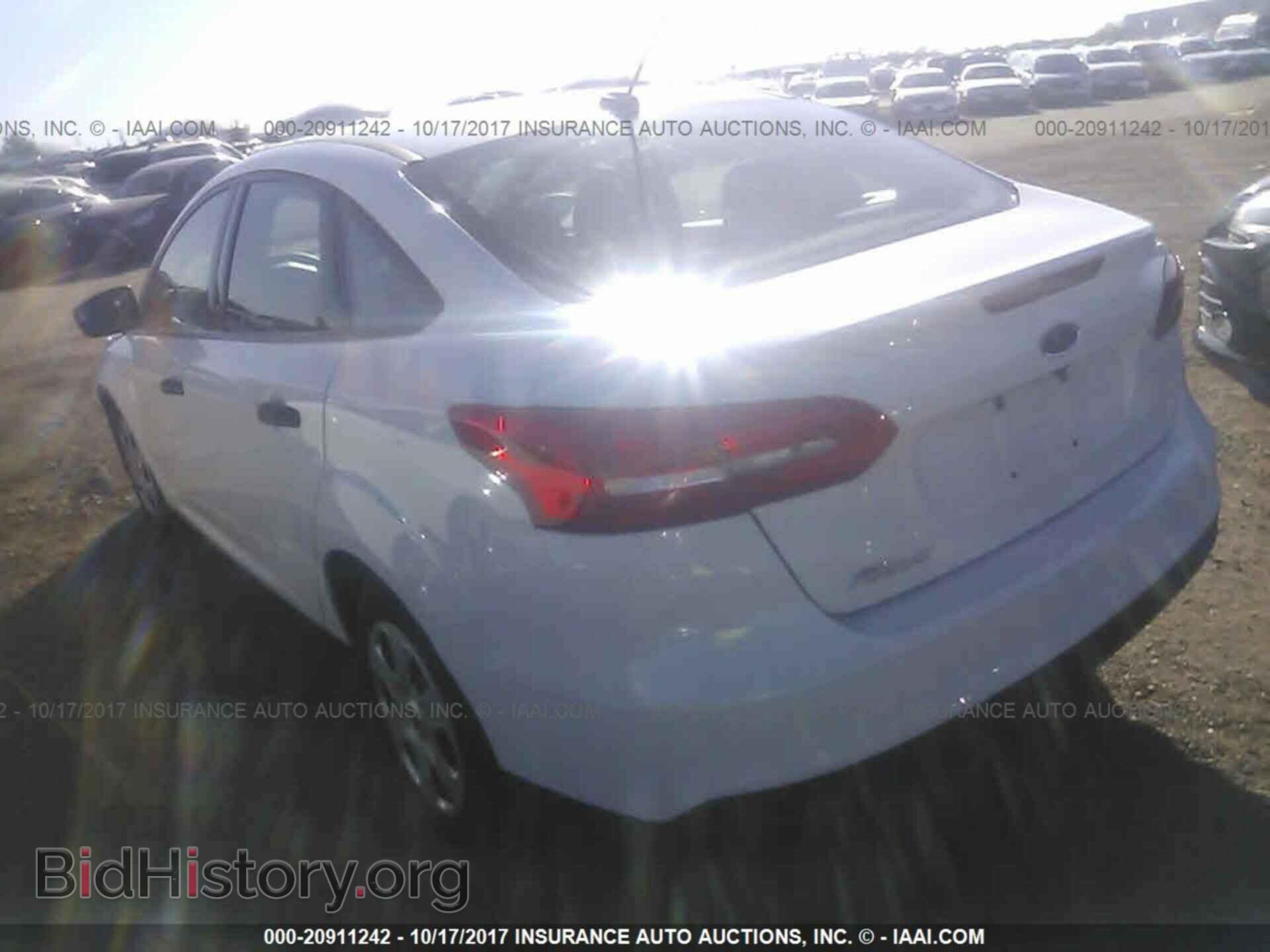 2017 Ford Focus - VIN: 1FADP3E22HL250767 - Photo 3