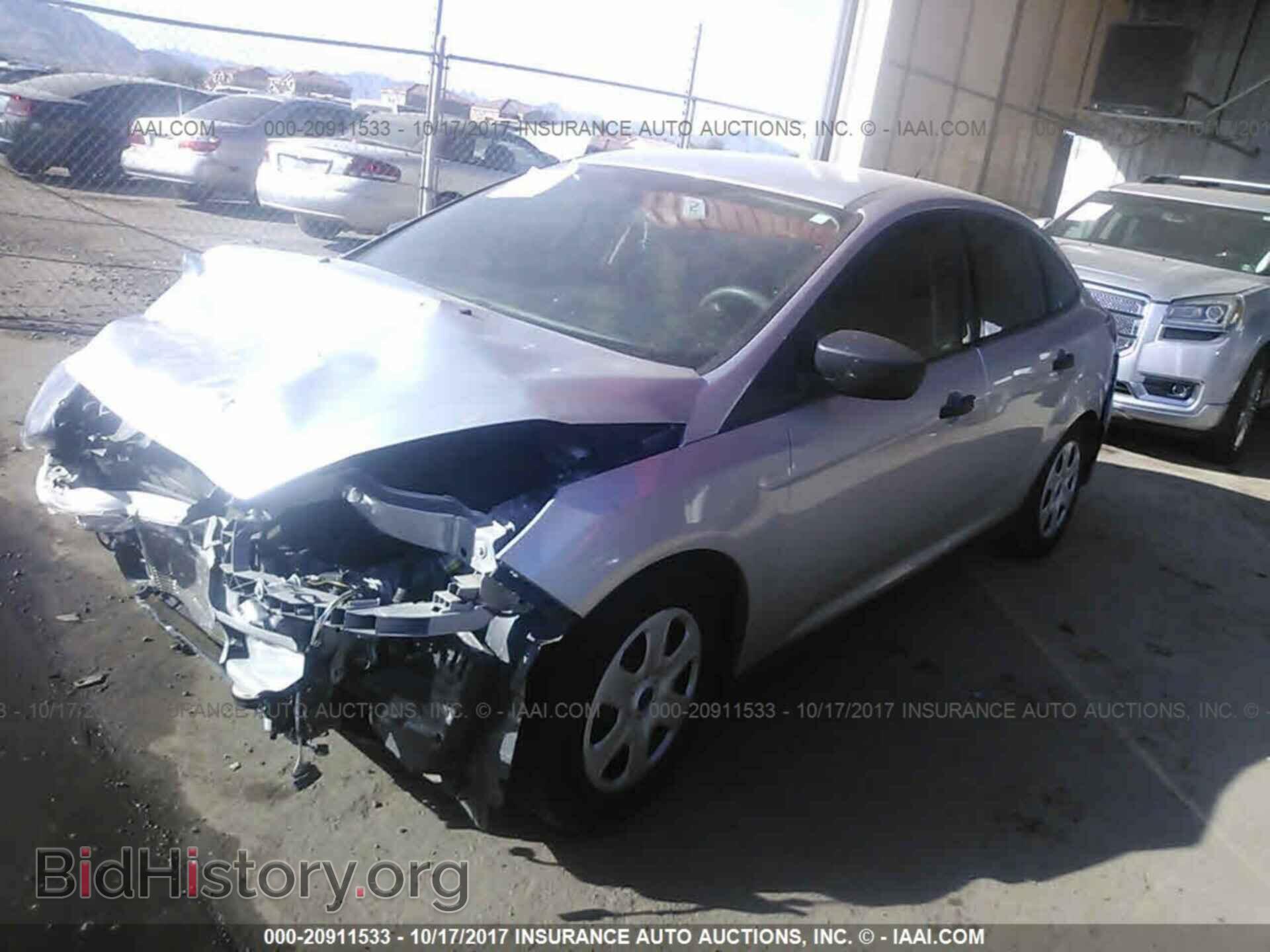 2016 Ford Focus - VIN: 1FADP3E21GL263055 - Photo 2