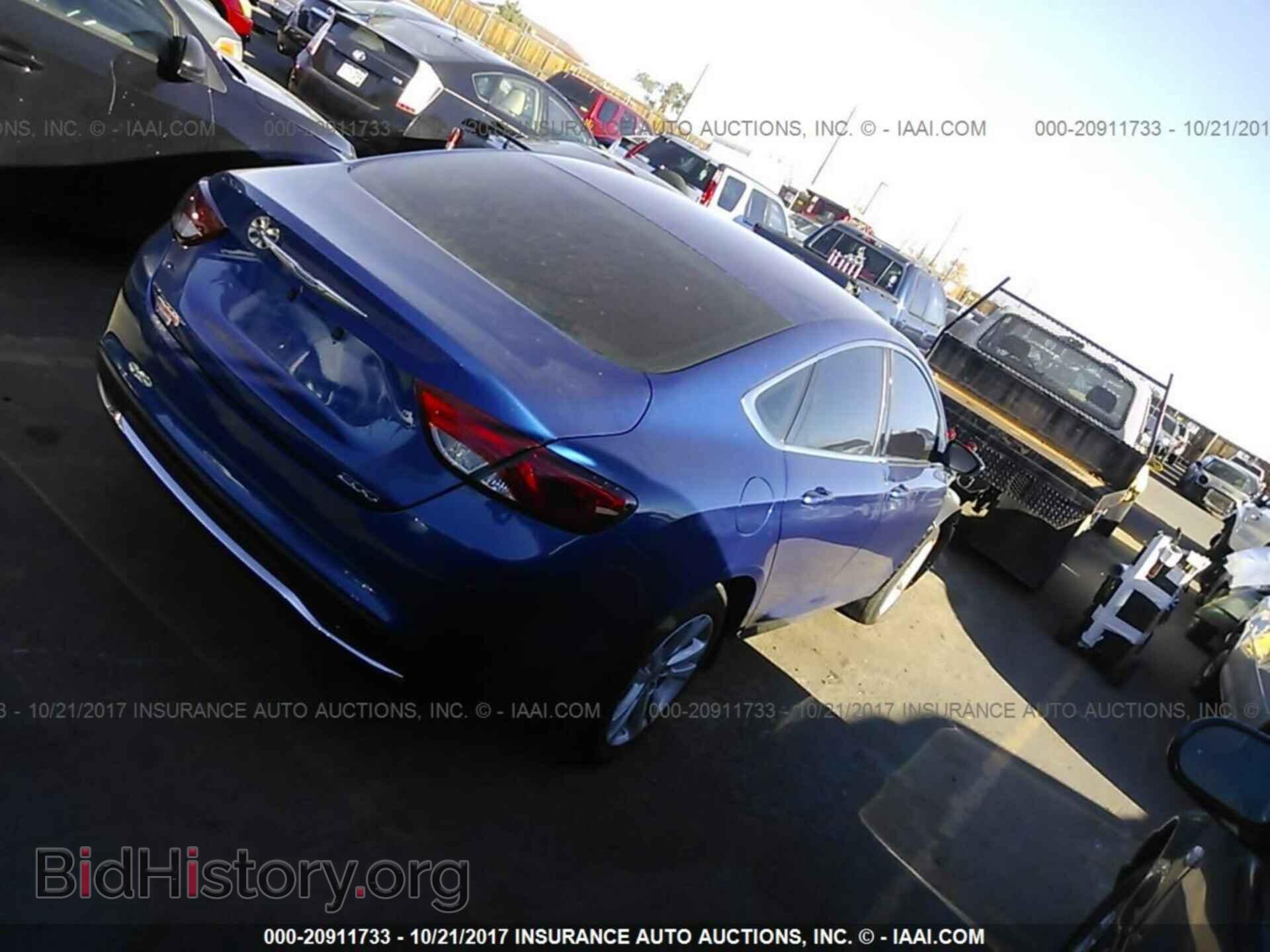 2016 Chrysler 200 - VIN: 1C3CCCAB0GN173279 - Photo 4