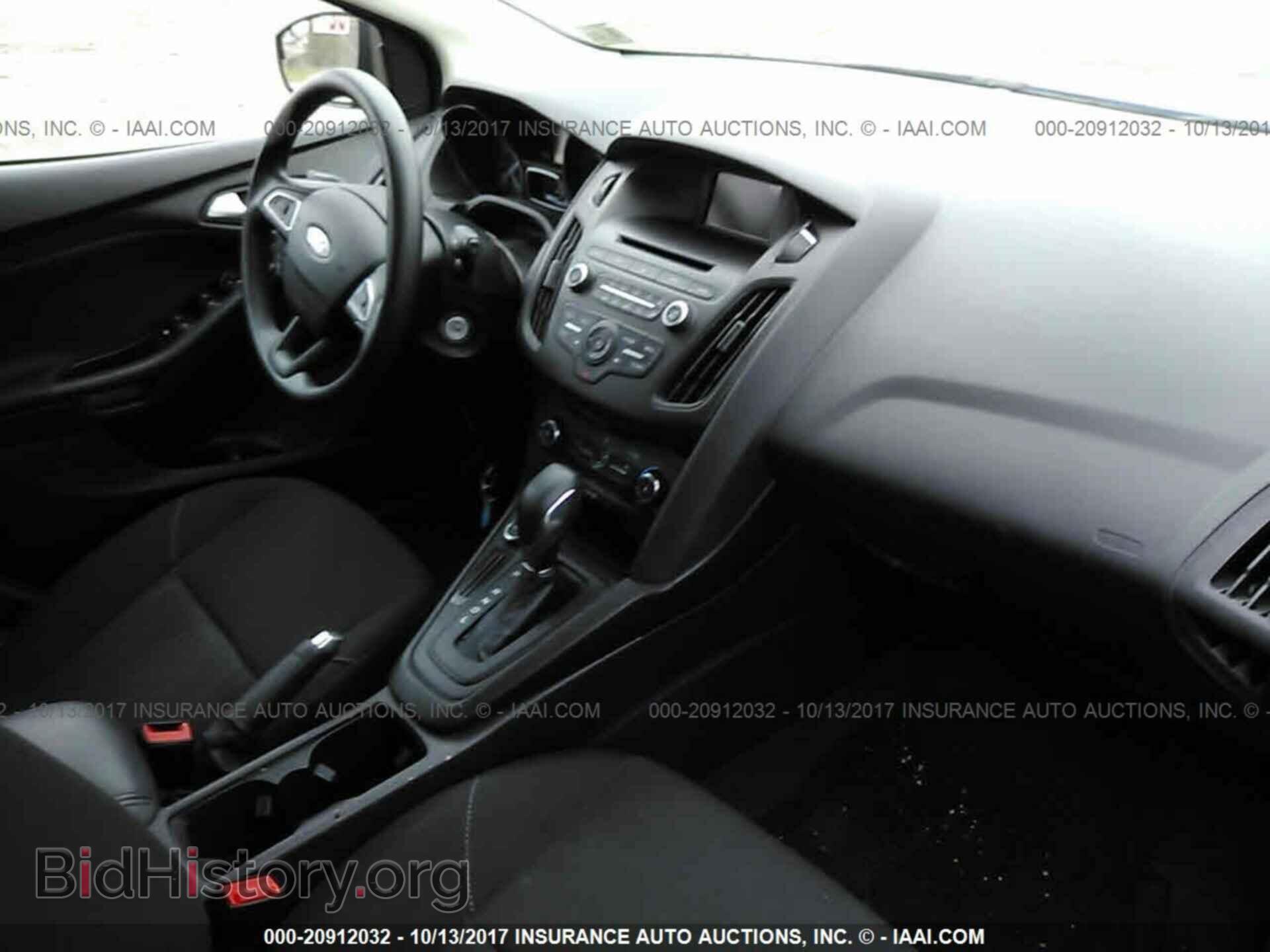 2017 Ford Focus - VIN: 1FADP3K23HL207852 - Photo 5