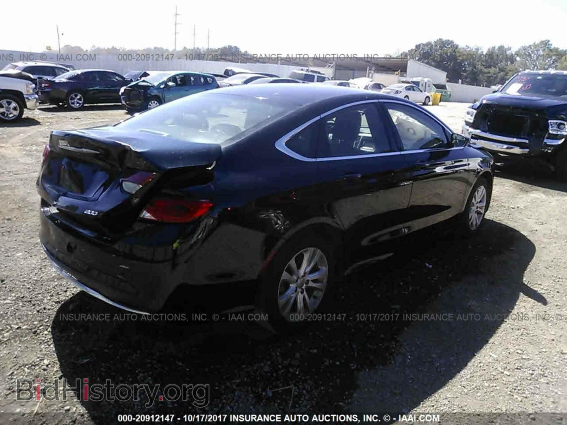 2015 Chrysler 200 - VIN: 1C3CCCAB6FN574219 - Photo 4