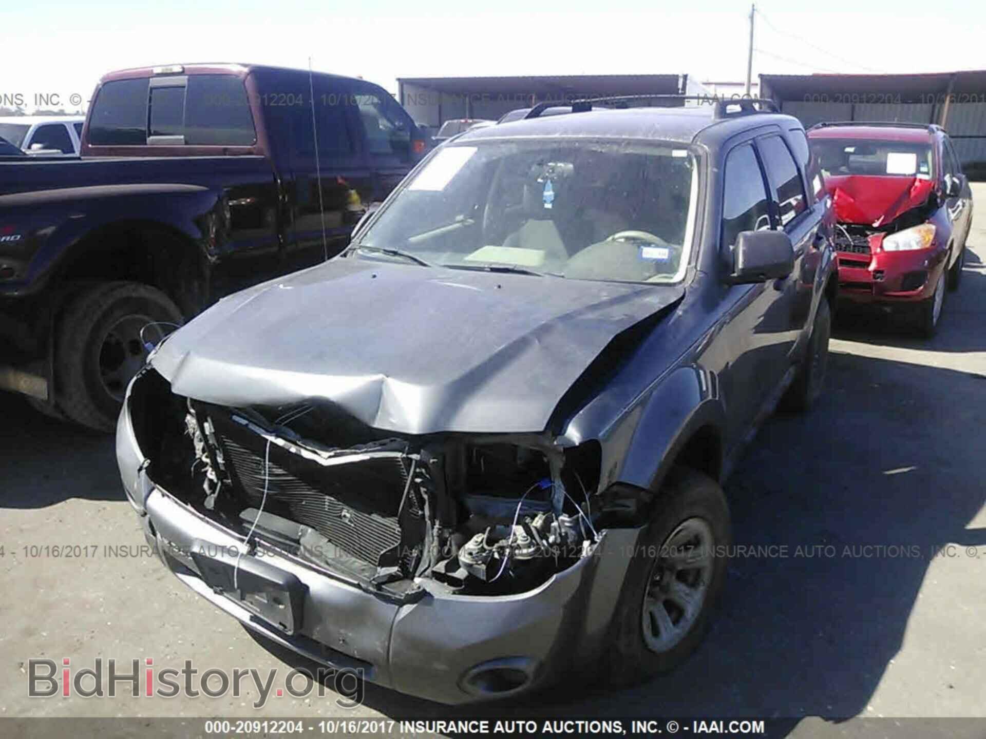 2012 Ford Escape - VIN: 1FMCU0C70CKA66420 - Photo 2