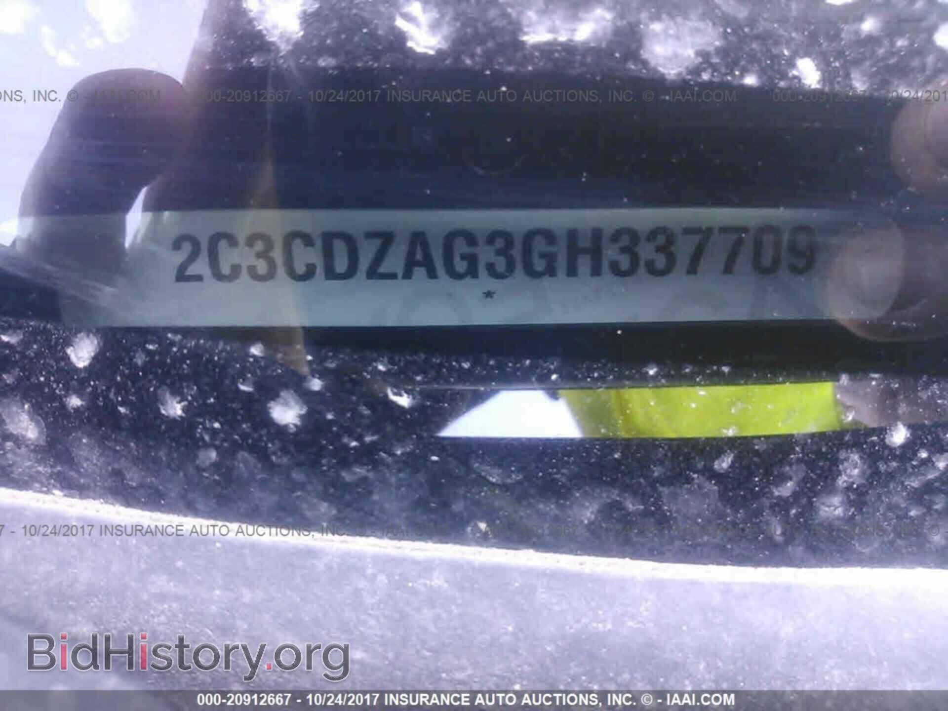 2016 Dodge Challenger - VIN: 2C3CDZAG3GH337709 - Photo 9