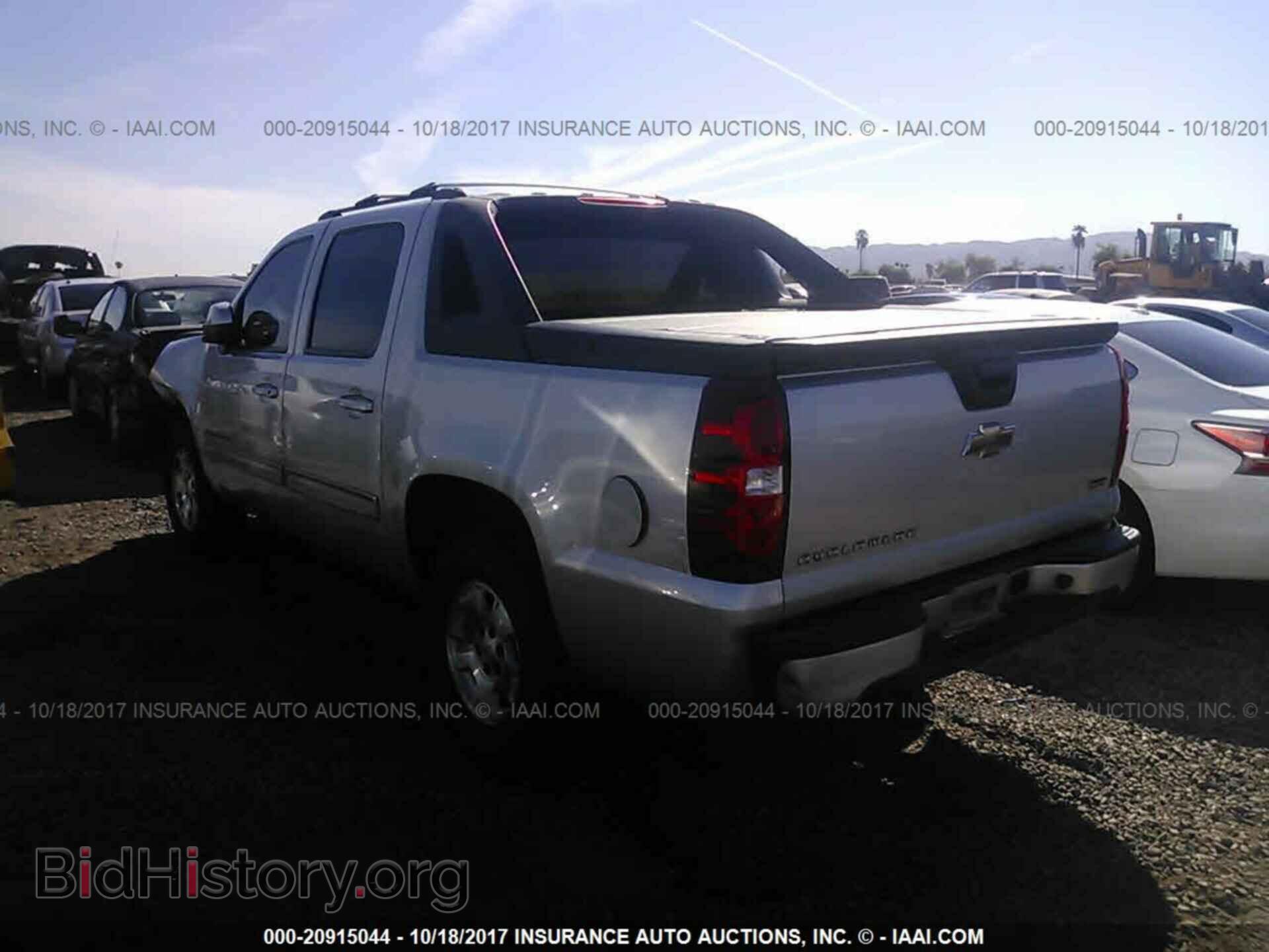 2011 Chevrolet Avalanche - VIN: 3GNMCEE07BG103811 - Фото 3
