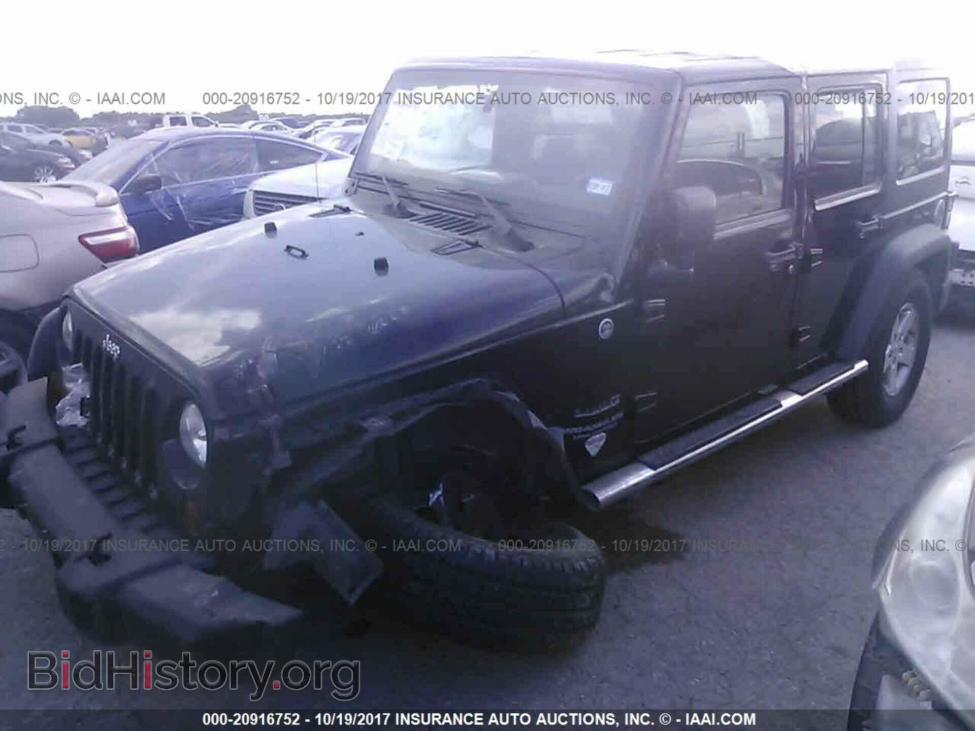 2011 Jeep Wrangler - VIN: 1J4BA3H13BL514697 - Фото 2