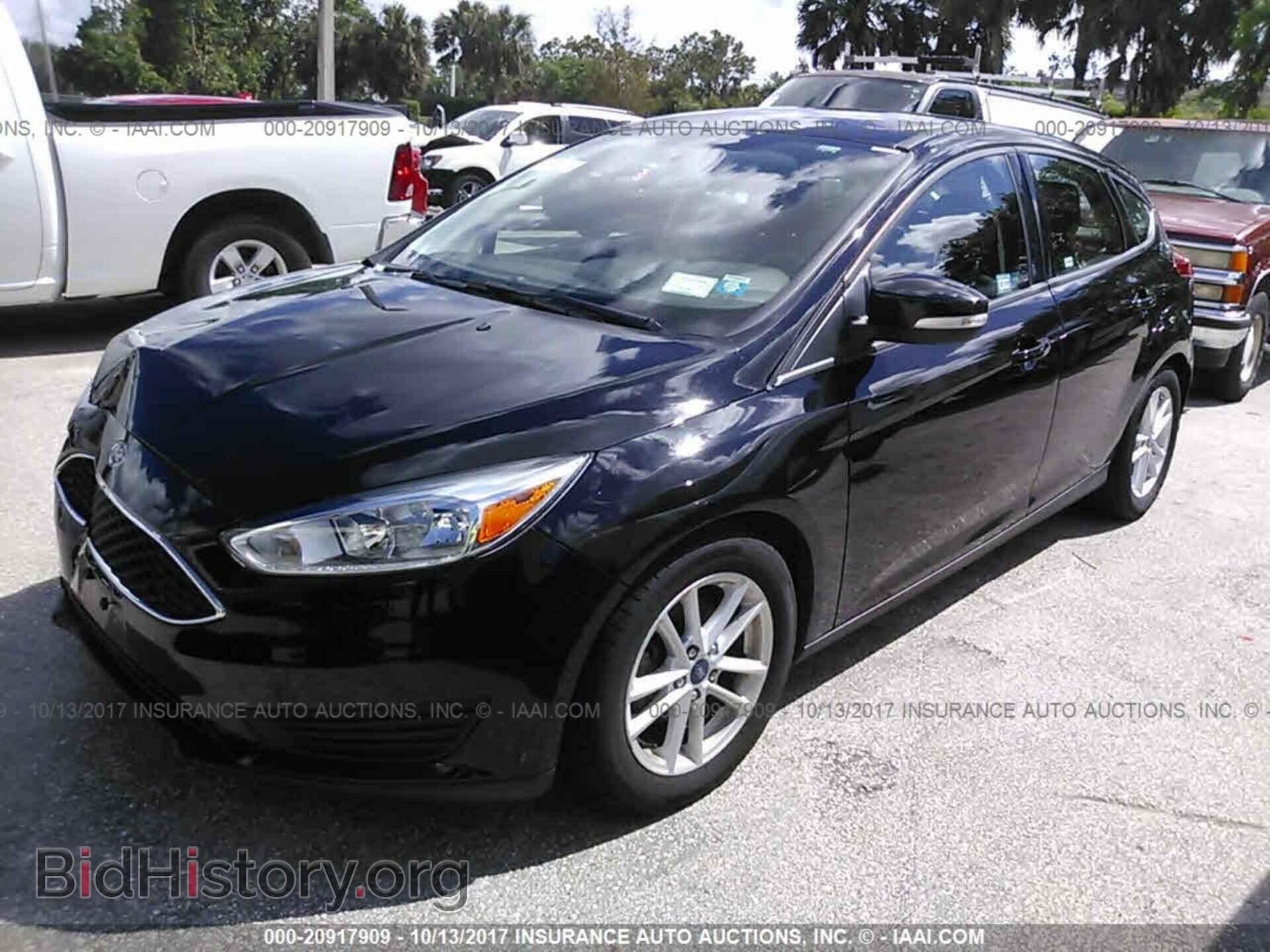 2016 Ford Focus - VIN: 1FADP3K25GL352180 - Photo 2