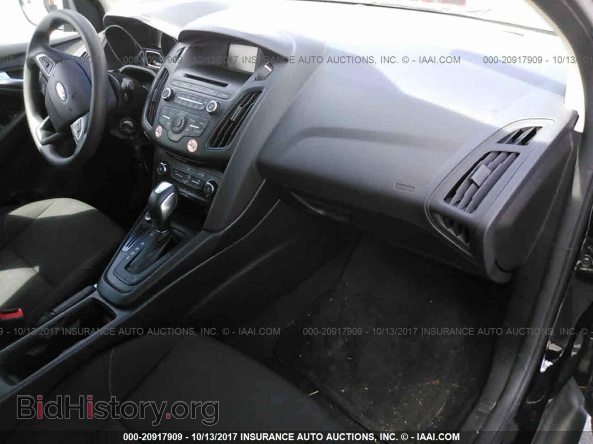 2016 Ford Focus - VIN: 1FADP3K25GL352180 - Photo 5