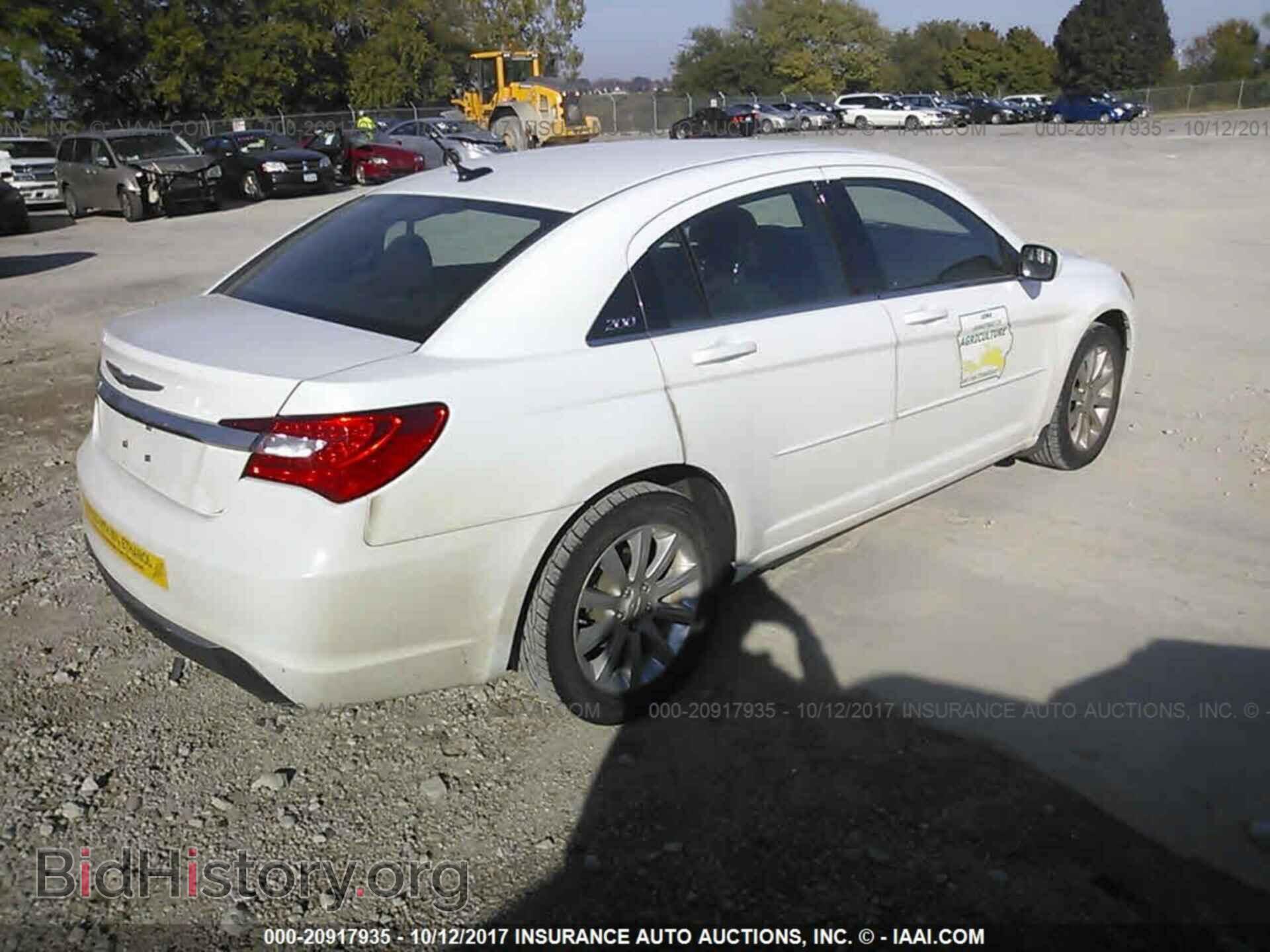 2013 Chrysler 200 - VIN: 1C3CCBBG8DN711162 - Фото 4
