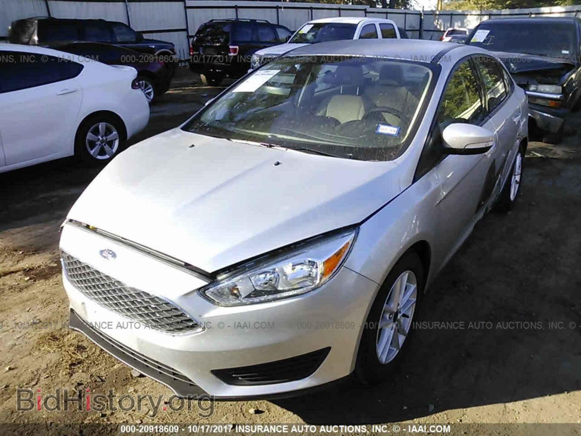 2017 Ford Focus - VIN: 1FADP3F25HL295586 - Фото 2