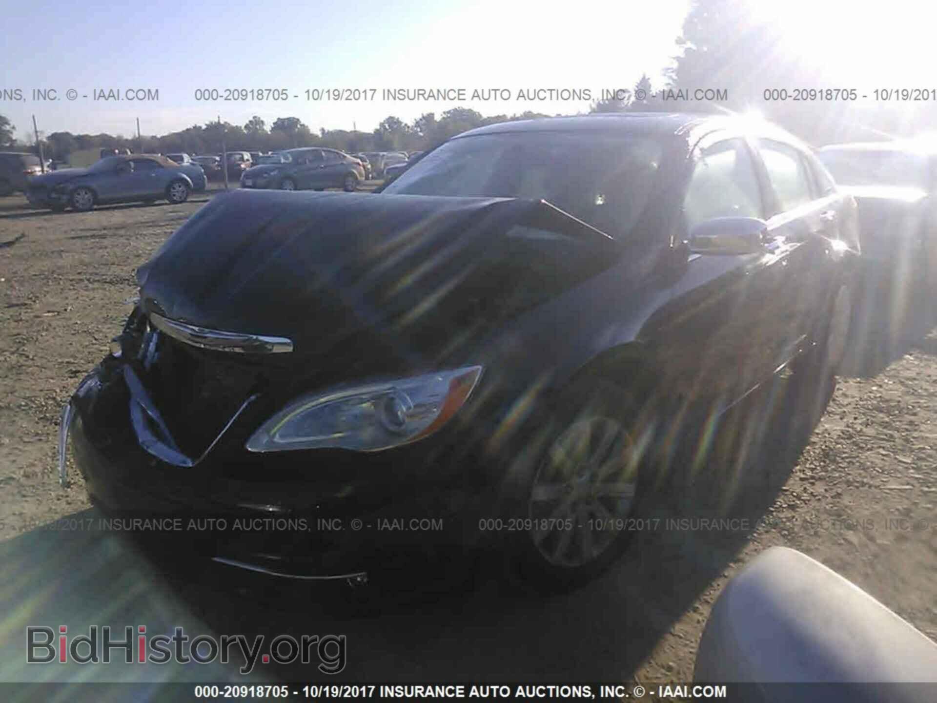 2013 Chrysler 200 - VIN: 1C3CCBCG0DN602452 - Фото 2