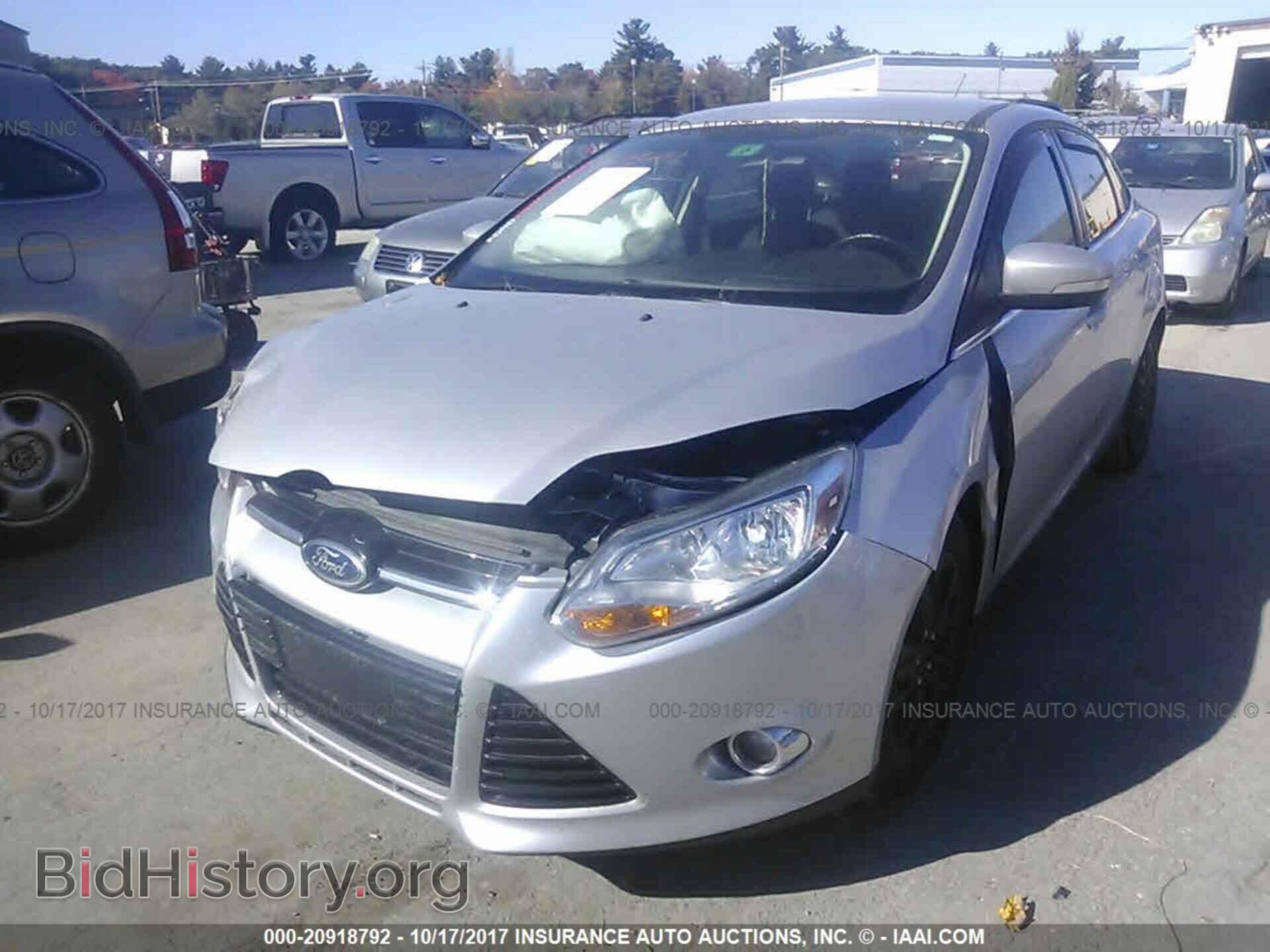 2012 Ford Focus - VIN: 1FAHP3H26CL349825 - Photo 2