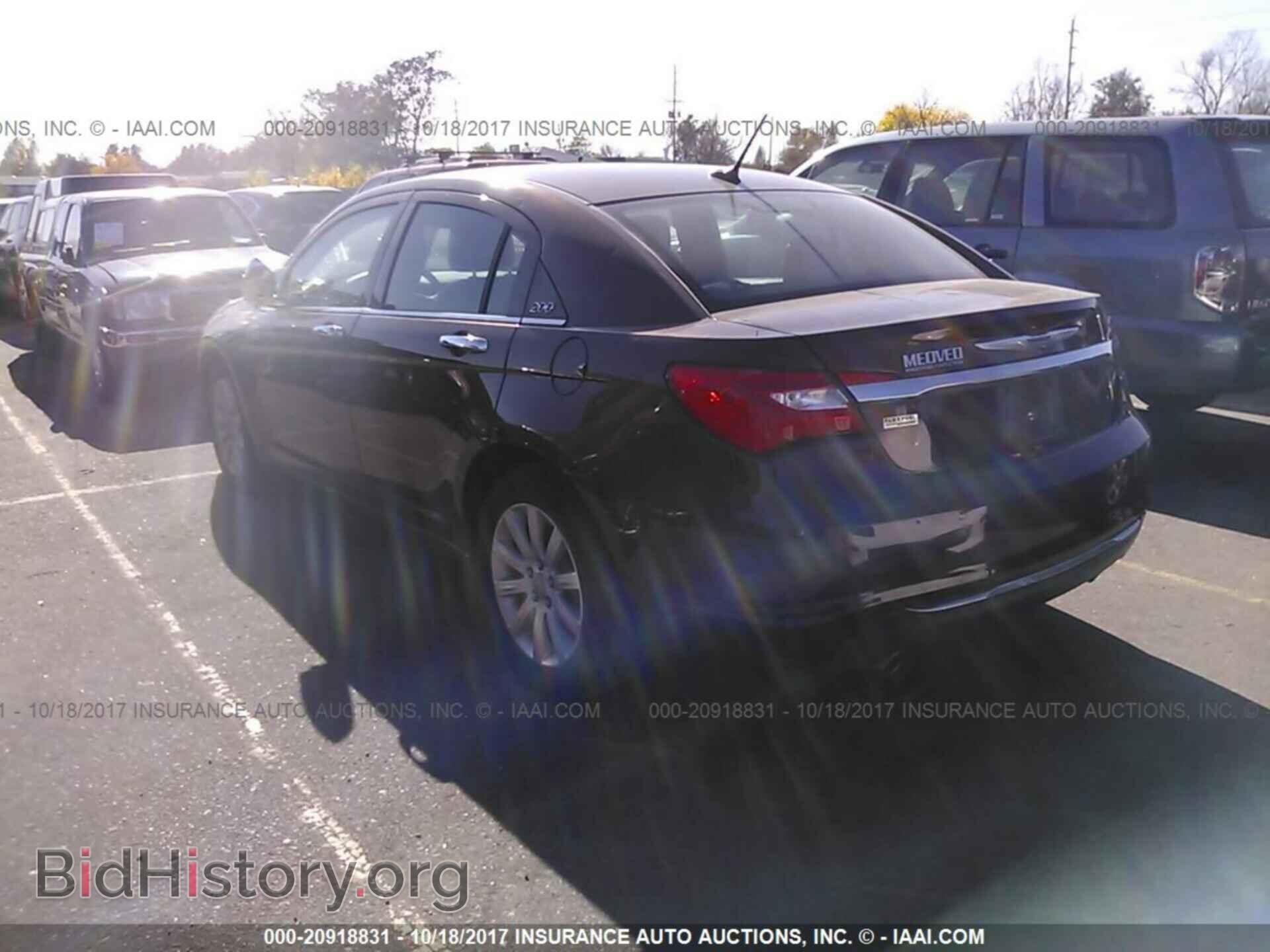 2013 Chrysler 200 - VIN: 1C3CCBCG2DN556476 - Photo 3