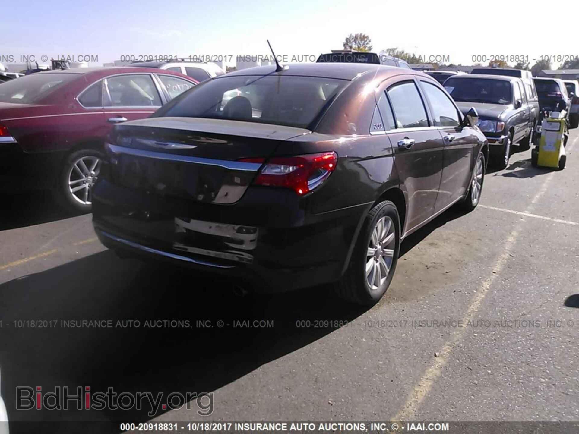 2013 Chrysler 200 - VIN: 1C3CCBCG2DN556476 - Photo 4