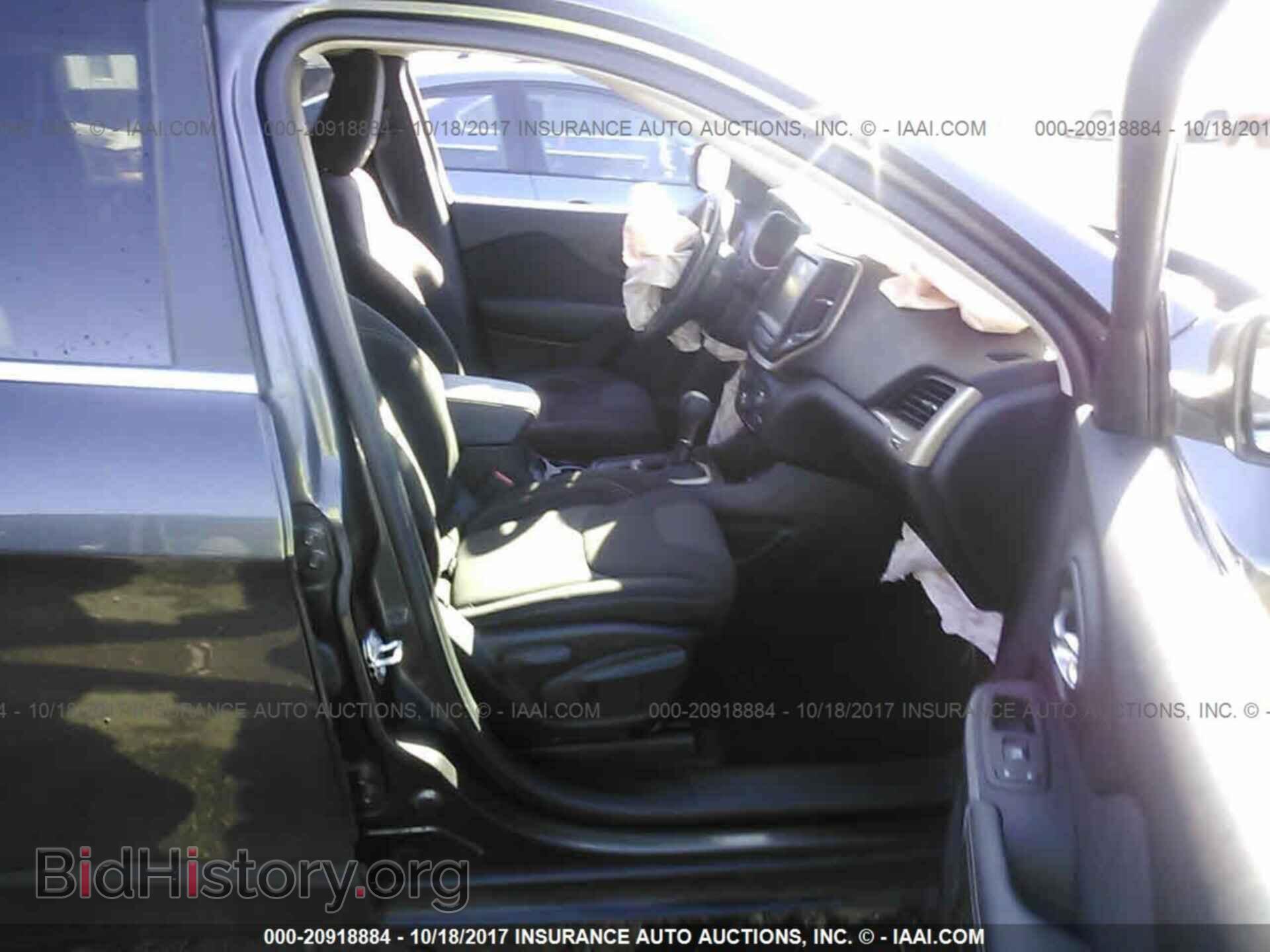 2017 Jeep Cherokee - VIN: 1C4PJLCB4HW540664 - Фото 5