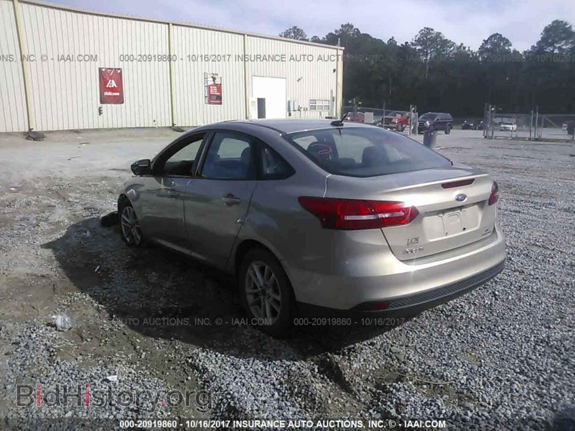 2015 Ford Focus - VIN: 1FADP3F28FL234620 - Photo 3