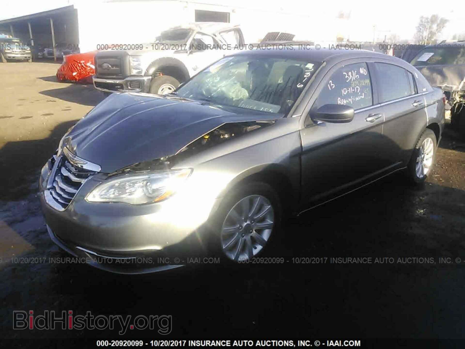 2013 Chrysler 200 - VIN: 1C3CCBBB3DN595678 - Фото 2