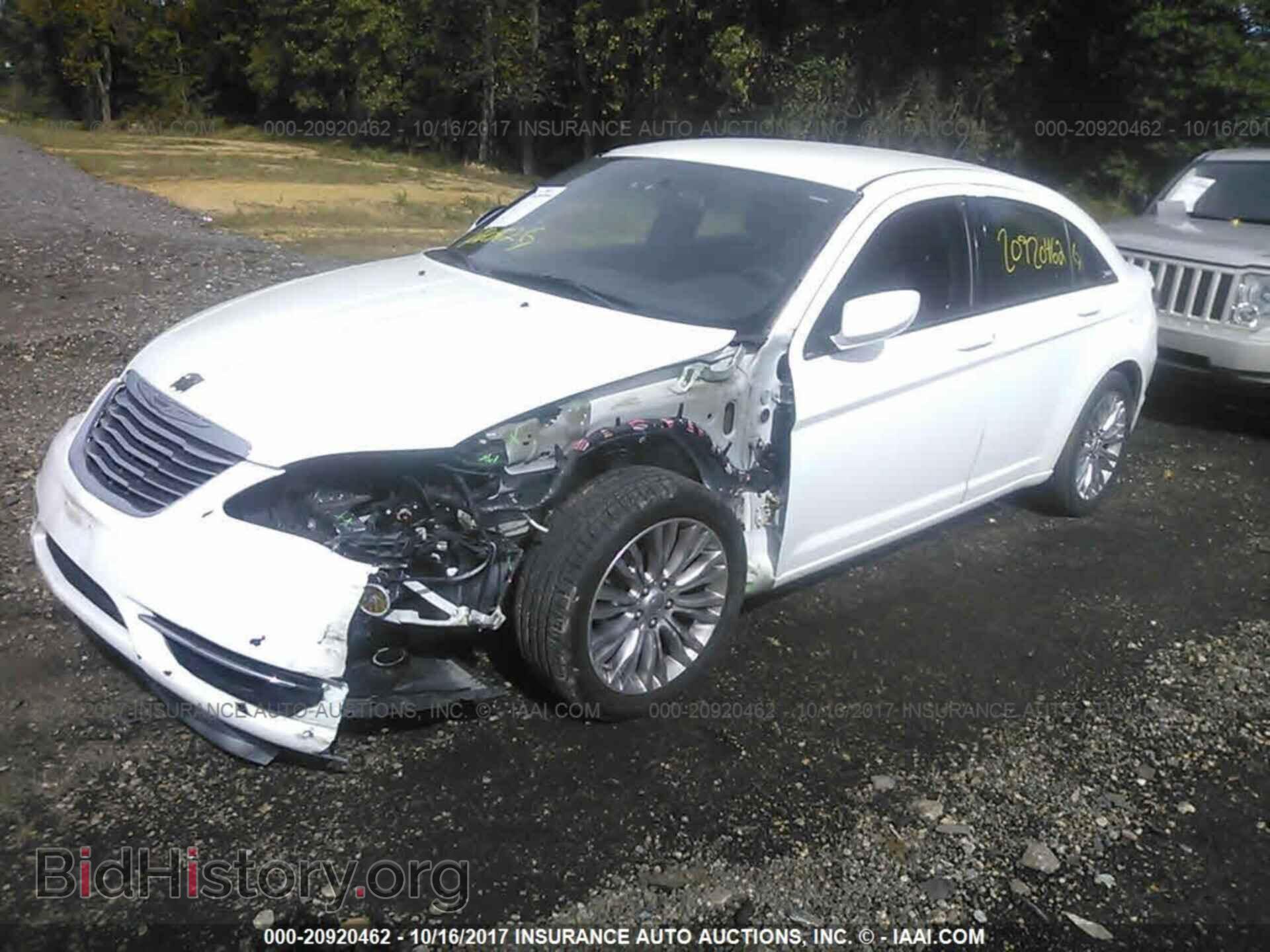 2012 Chrysler 200 - VIN: 1C3CCBAB8CN256835 - Фото 2
