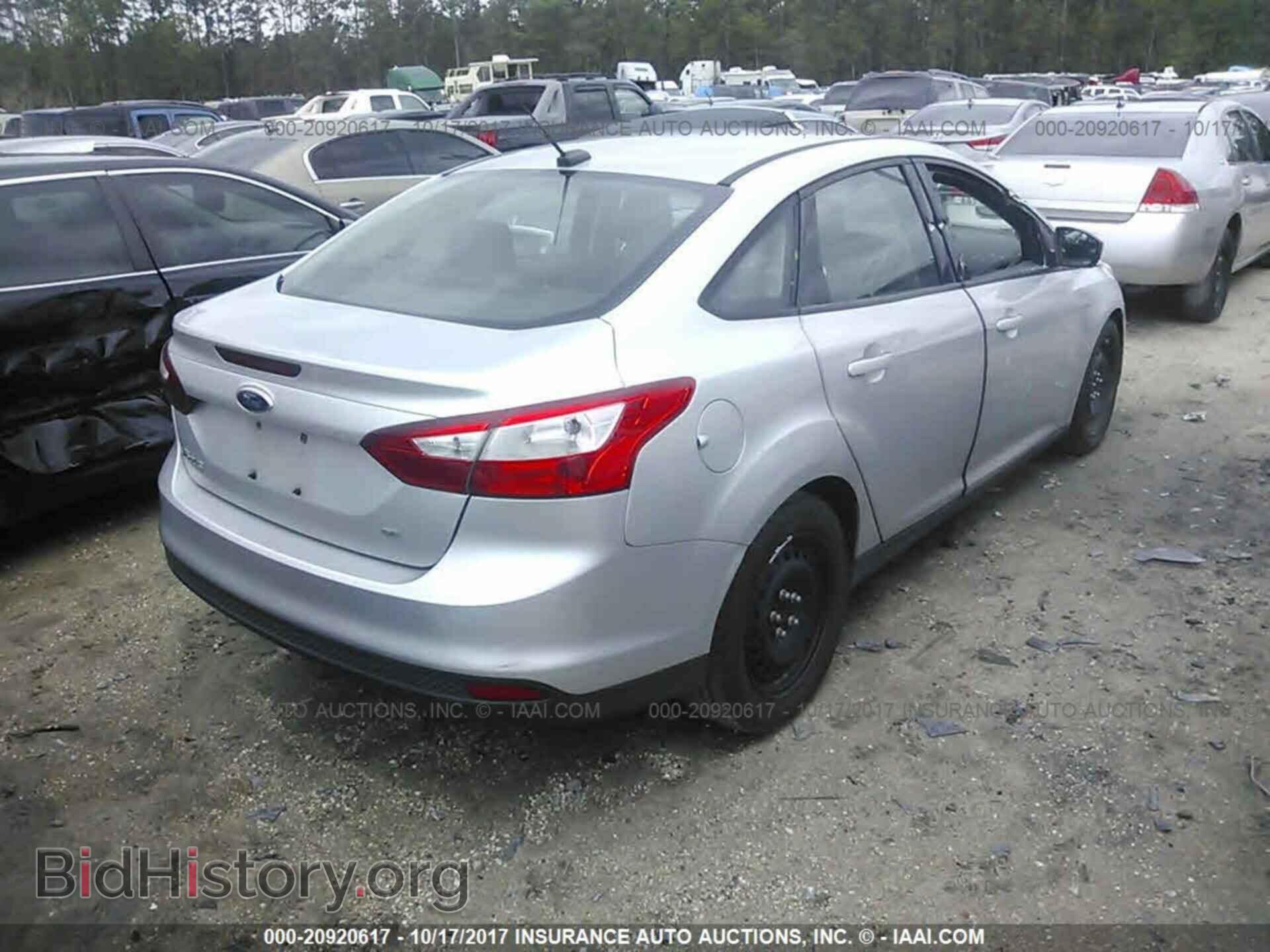 2012 Ford Focus - VIN: 1FAHP3F22CL225067 - Фото 4
