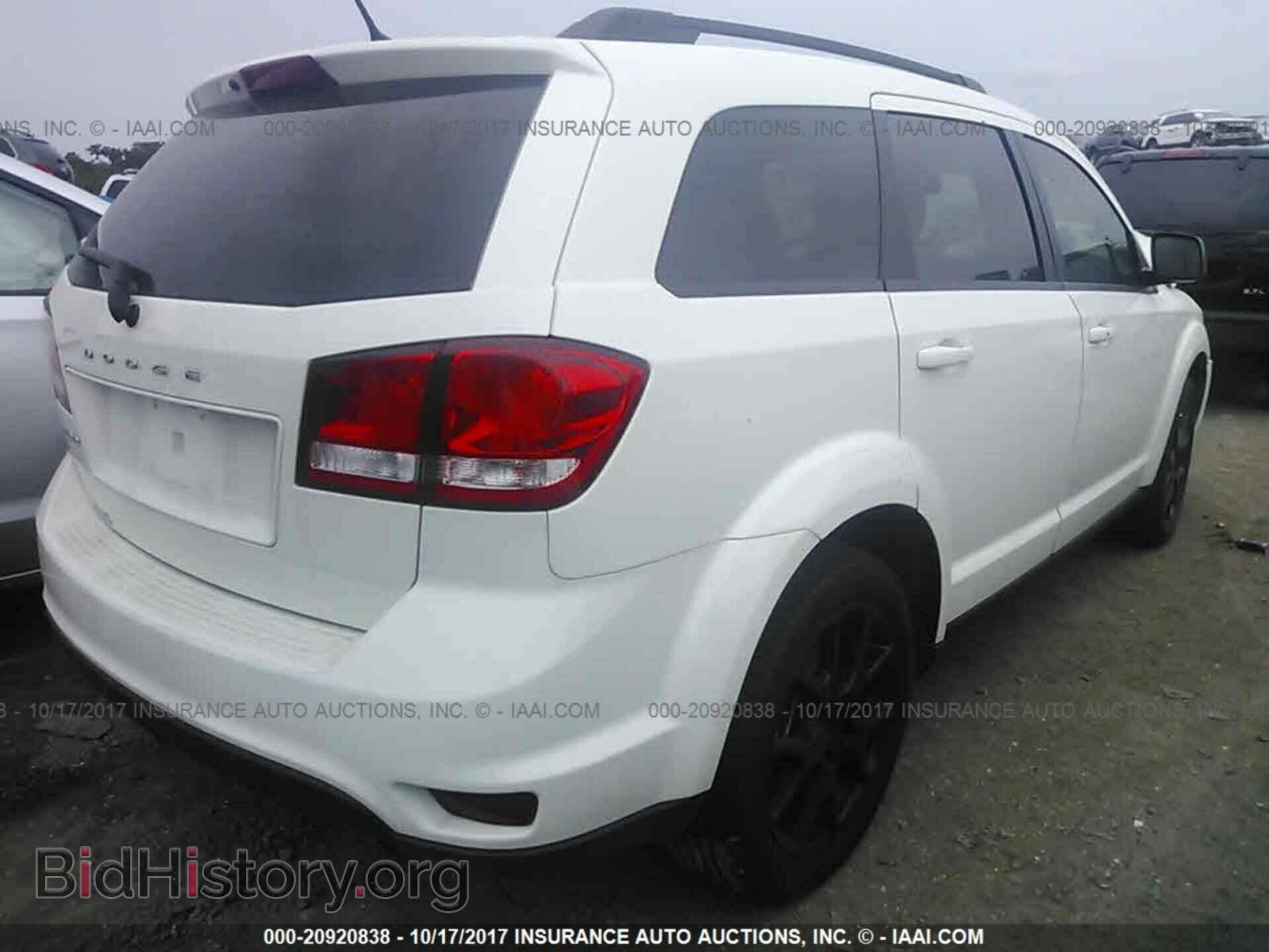 2017 Dodge Journey - VIN: 3C4PDCBB1HT552513 - Photo 4