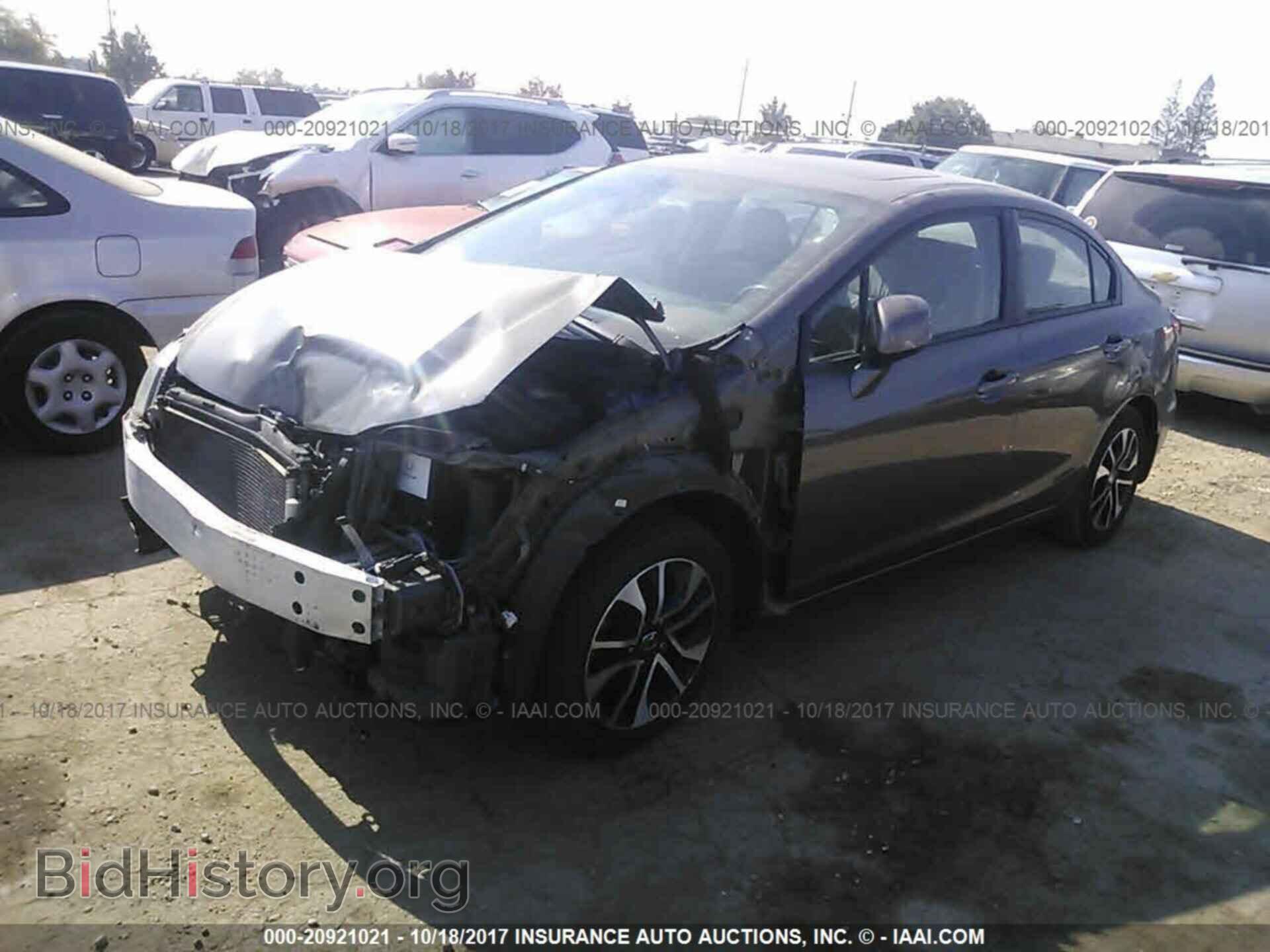 2013 Honda Civic - VIN: 19XFB2F97DE200635 - Фото 2