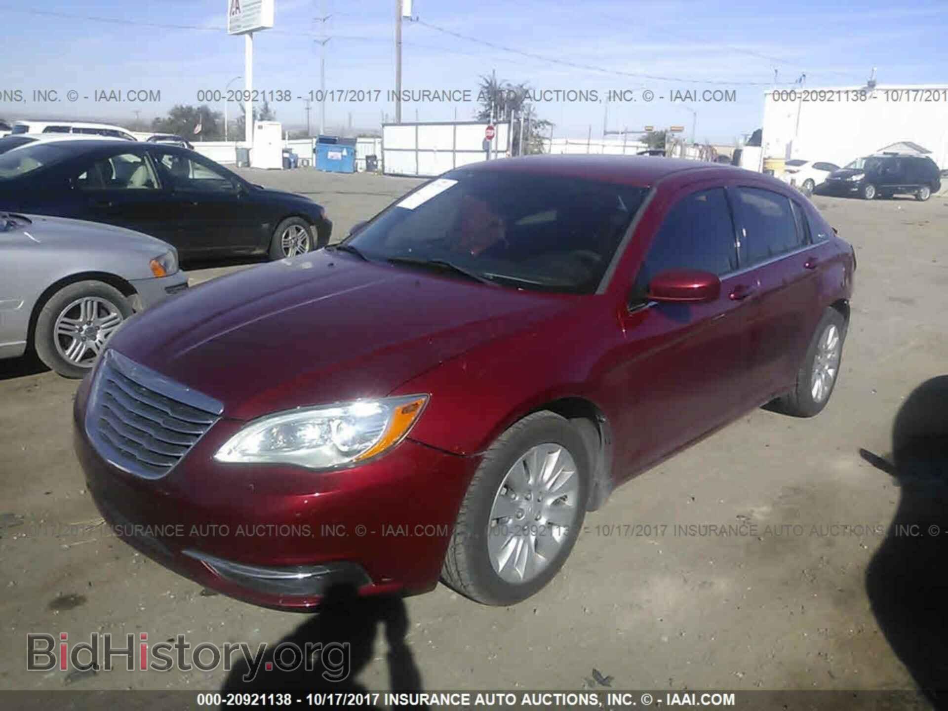2013 Chrysler 200 - VIN: 1C3CCBAB8DN641295 - Photo 2