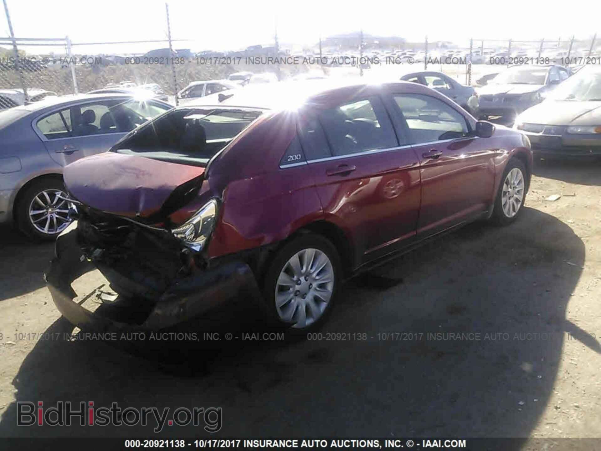 2013 Chrysler 200 - VIN: 1C3CCBAB8DN641295 - Photo 4