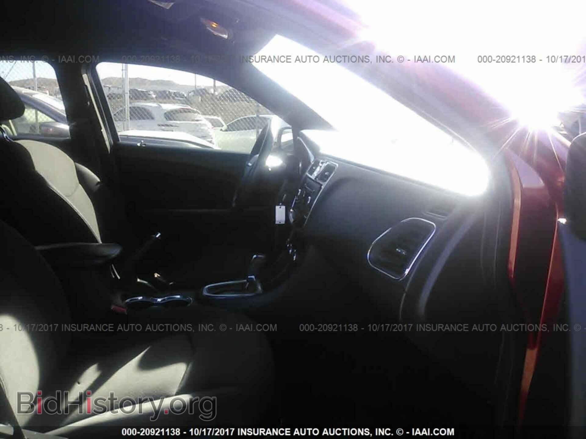 2013 Chrysler 200 - VIN: 1C3CCBAB8DN641295 - Photo 5