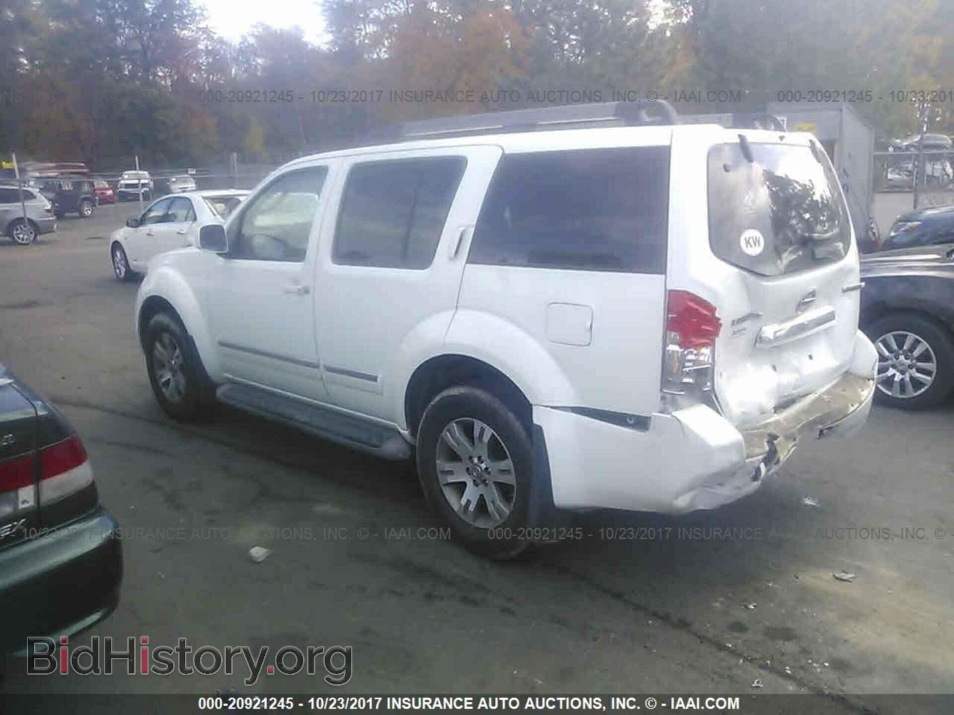 2011 Nissan Pathfinder - VIN: 5N1AR1NBXBC613136 - Фото 3