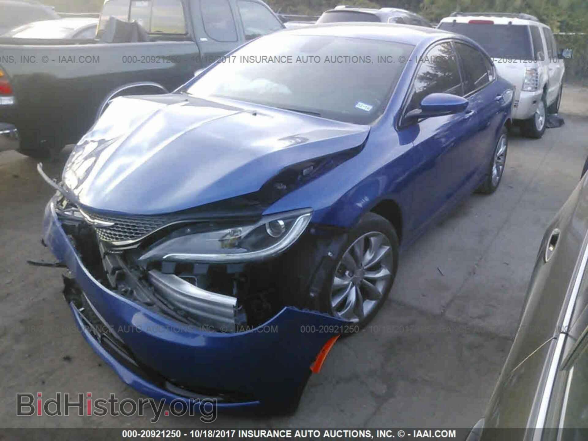 2016 Chrysler 200 - VIN: 1C3CCCBB1GN174066 - Фото 2