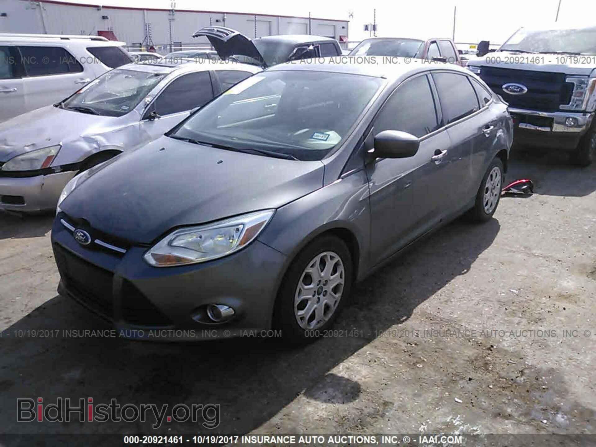 2012 Ford Focus - VIN: 1FAHP3F23CL320754 - Photo 2
