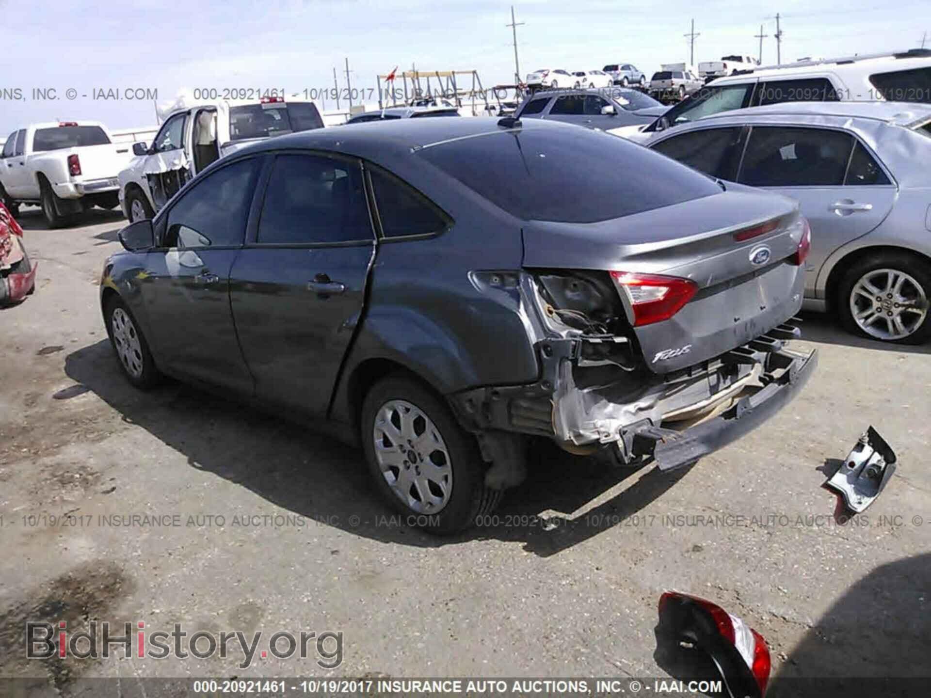 2012 Ford Focus - VIN: 1FAHP3F23CL320754 - Photo 3