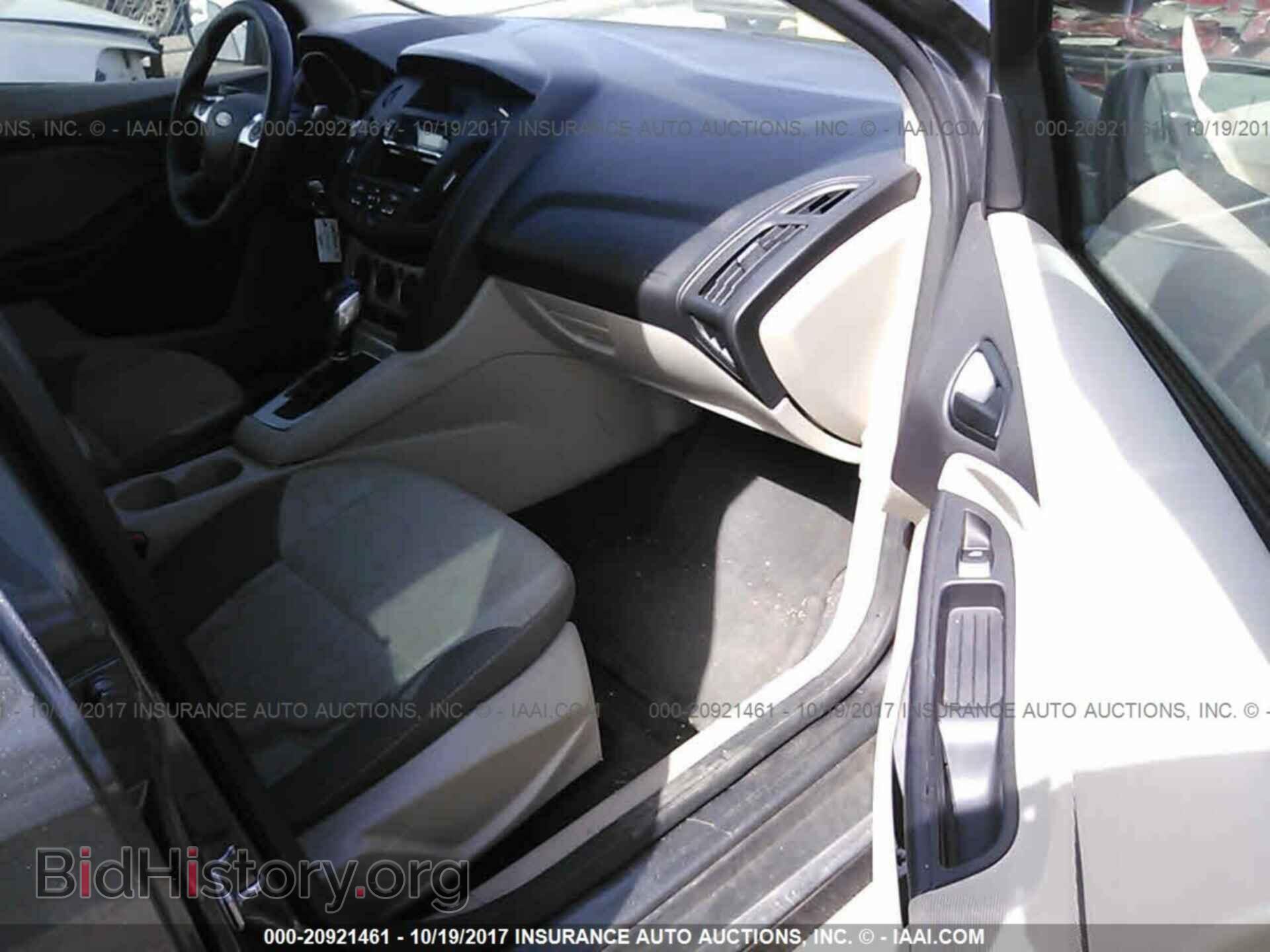 2012 Ford Focus - VIN: 1FAHP3F23CL320754 - Photo 5
