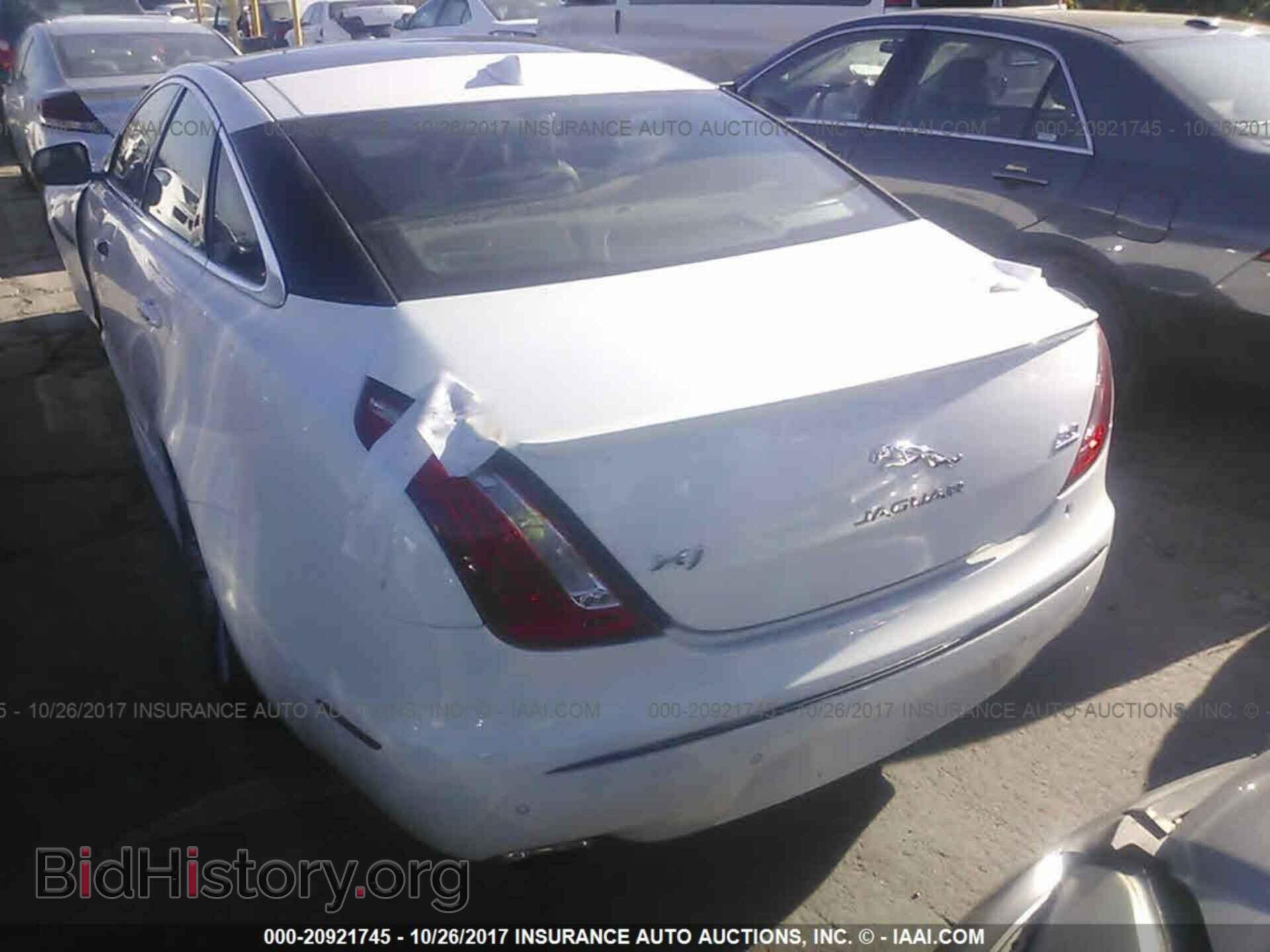 2015 Jaguar Xj - VIN: SAJWJ1CD9F8V90335 - Фото 3